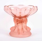 FIGURALE ART DECO-SCHALE, farbloses, in die Form gepresstes Glas, roséfarben getönt, partiell