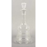 KARAFFE, farbloses Glas, Kerbschliffdekor, H 30, BACCARAT, 20.Jh. 22.00 % buyer's premium on the