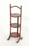 CAKE-STAND, Mahagoni, Messingintarsien, H 80, ENGLAND, um 1900 22.00 % buyer's premium on the hammer