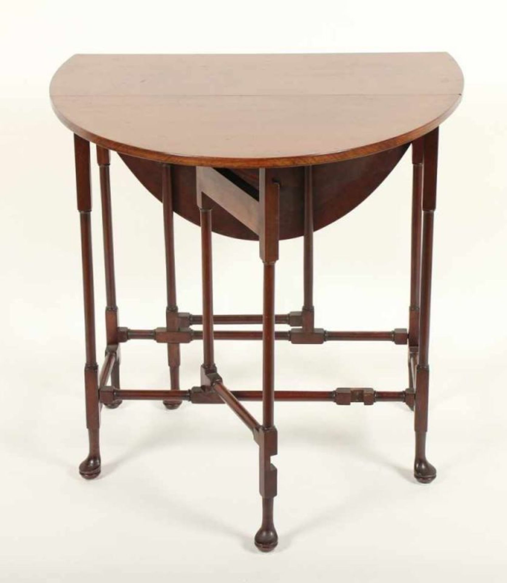 GATELEG TABLE, Mahagoni, H 70, L 69, B 31/96, ENGLAND, 19.Jh. 22.00 % buyer's premium on the - Bild 2 aus 4