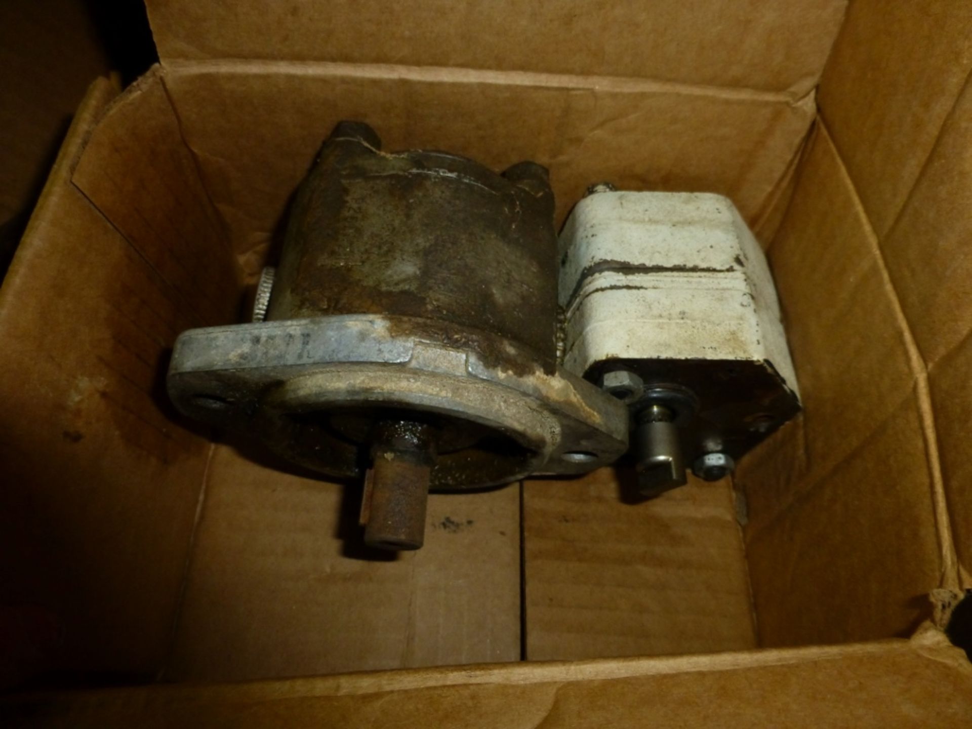 Box w/ IH parts - Image 5 of 5