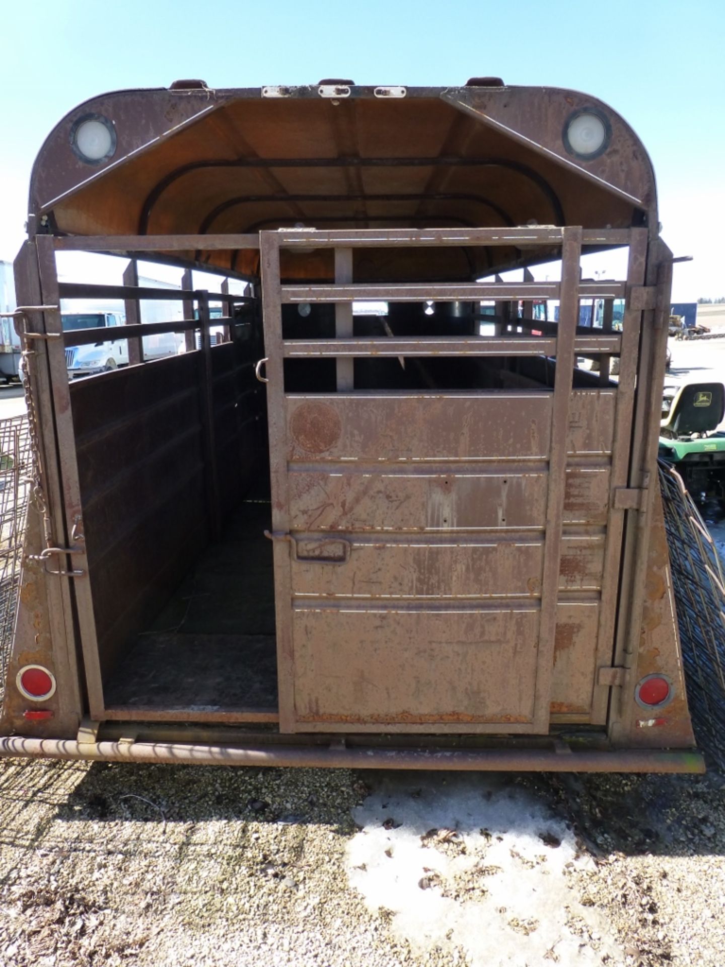 Livestock trailer, approx 14', No title. Needs axle repair - Image 3 of 6