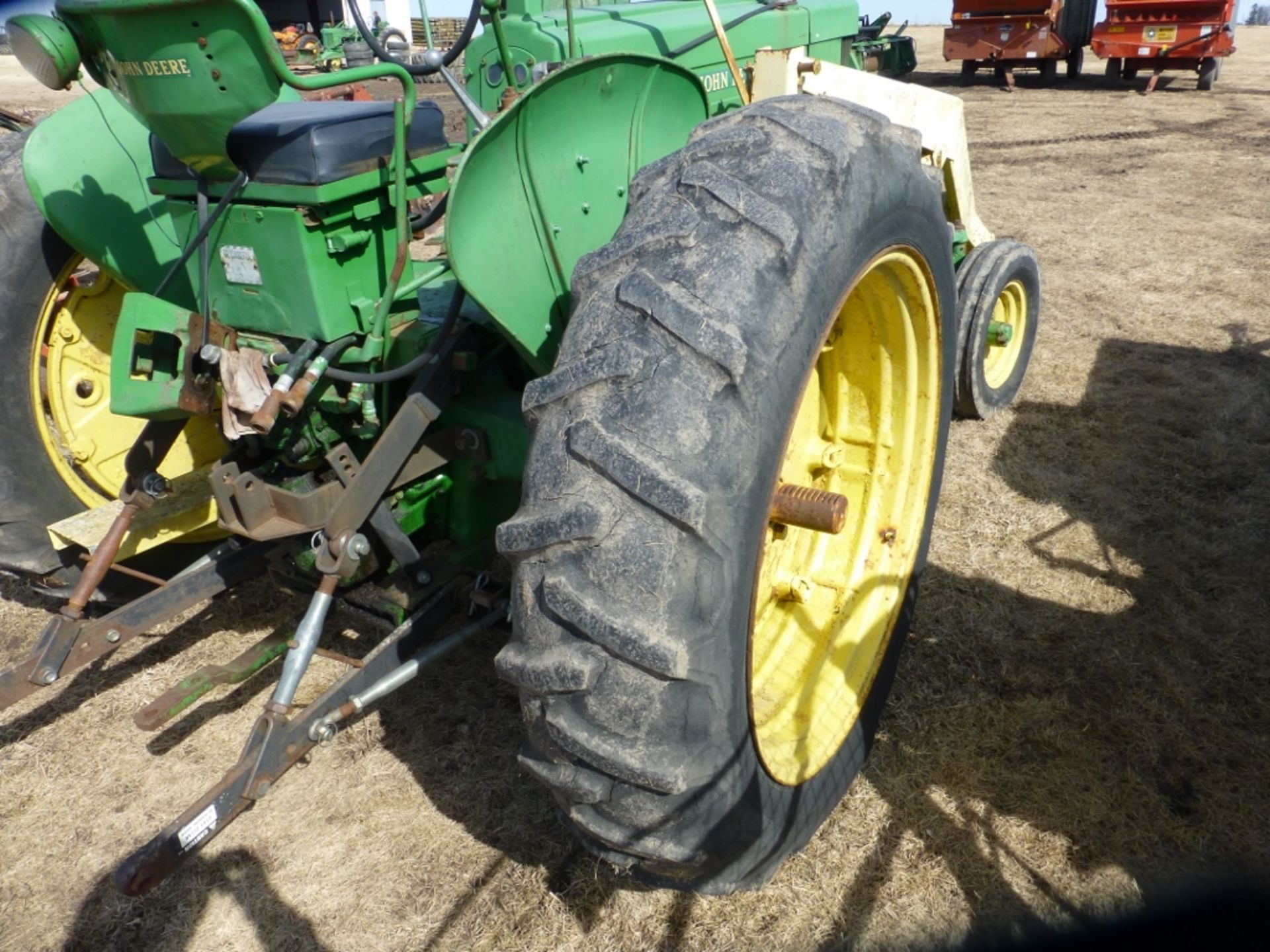 John Deere 60, w.f., gas engine, w/ loader. Missing pin on loader, 3-pt. tranny cover missing - Image 10 of 12