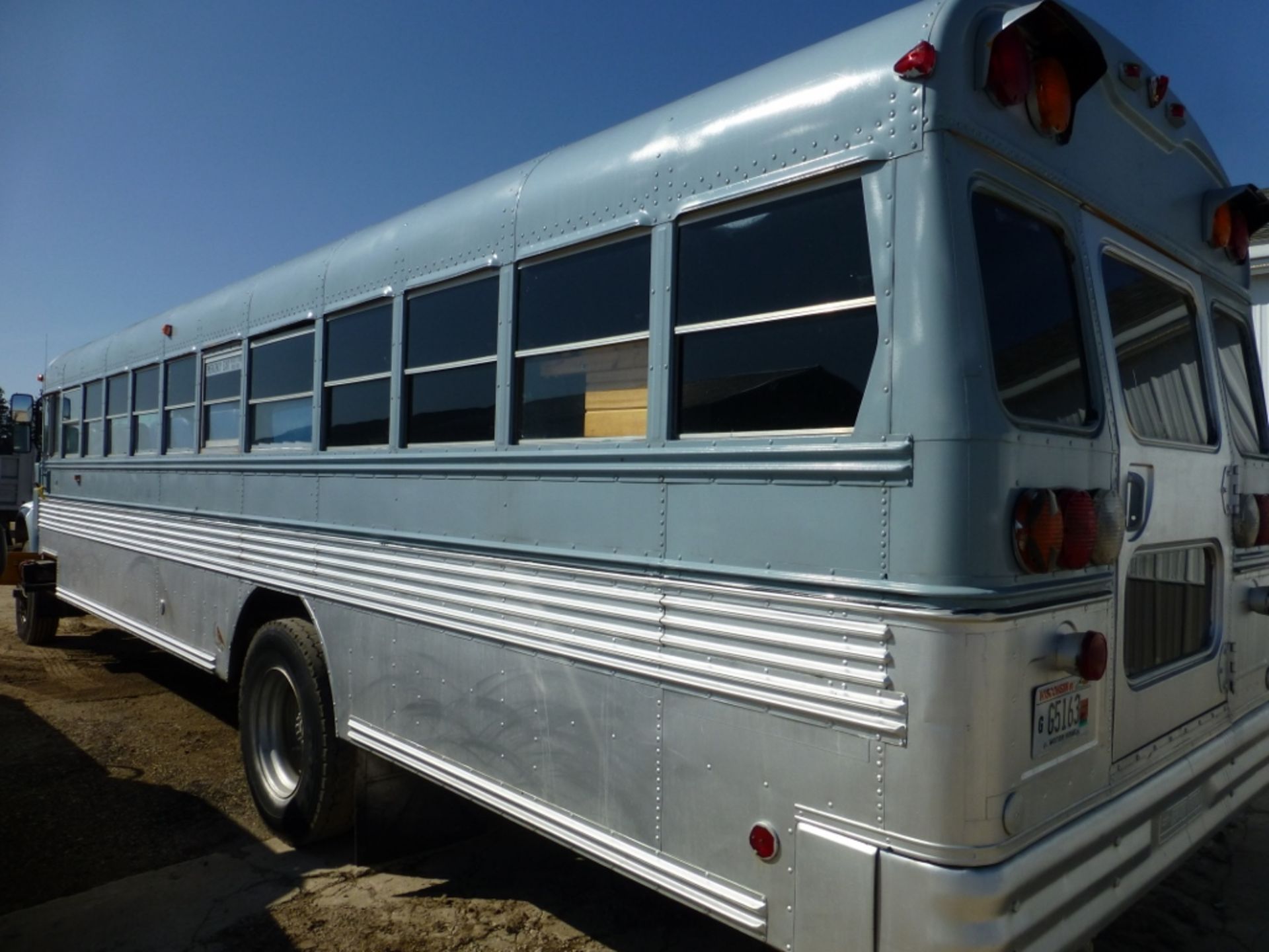 1997 Ford Party bus, licensed as RV, automatic, diesel engine. Side seating, bar in the back, 153, - Image 18 of 19