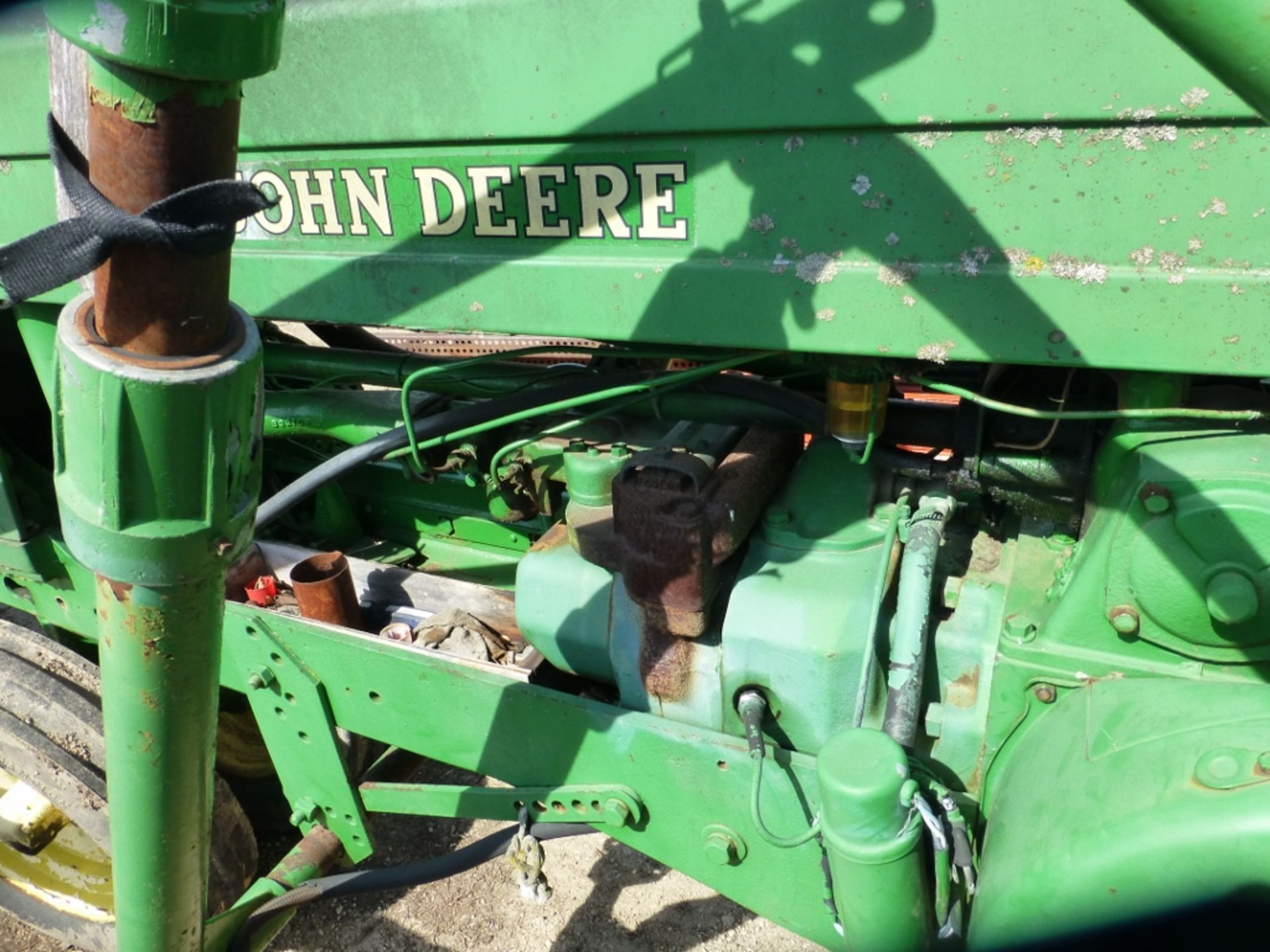 John Deere 50 tractor, NF. 3-pt. w/ loader. Engine currently stuck. - Image 4 of 9