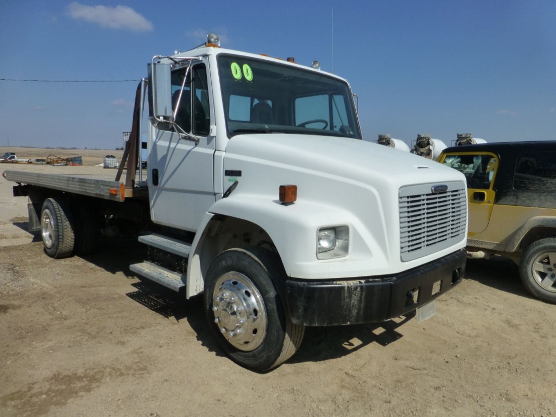 2000 Freightliner FL70, 31,000GVW