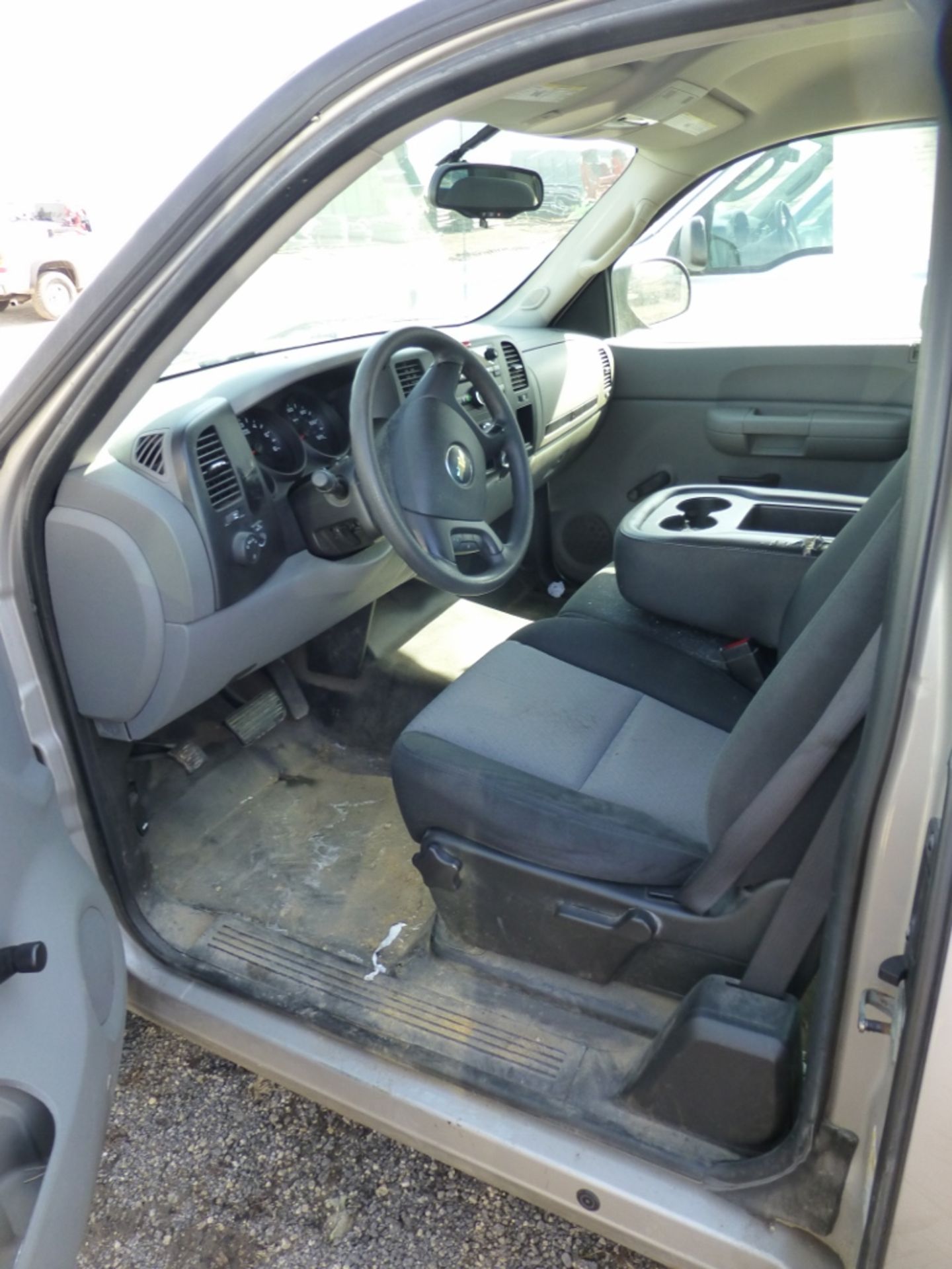 2008 Chevy Silverado 1500, ext. cab. 4x2. Check engine and airbag lights on. Tranny slips. 295,222