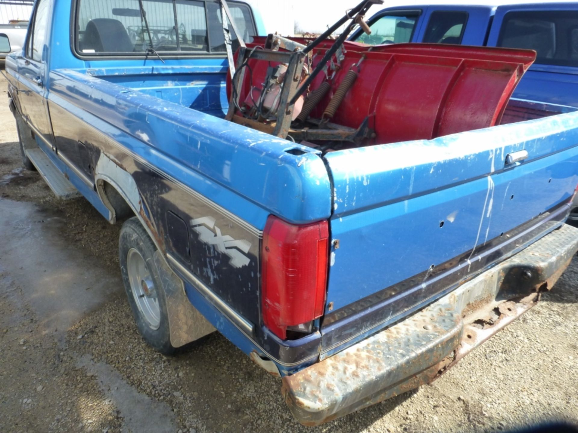 1994 Ford F-150 XLT, reg. cab, 4x4 w/ snowplow. 178,564 unverified miles. Vin: 1FTEF14N7RLB41031 - Image 11 of 18