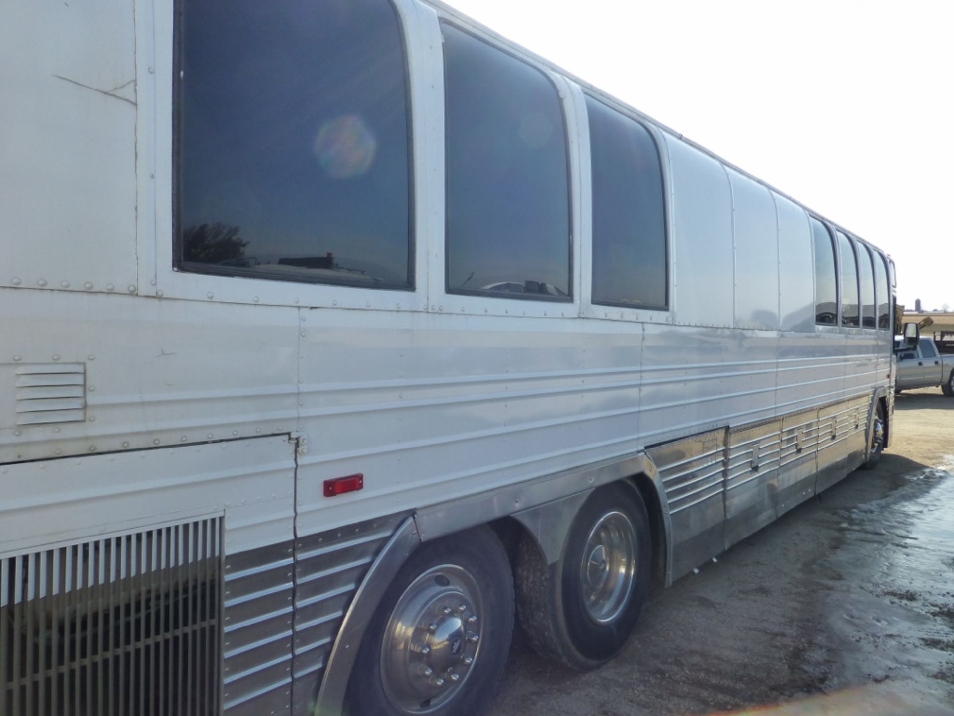 1980 Prevost 40' Luxury Bus - Image 14 of 17