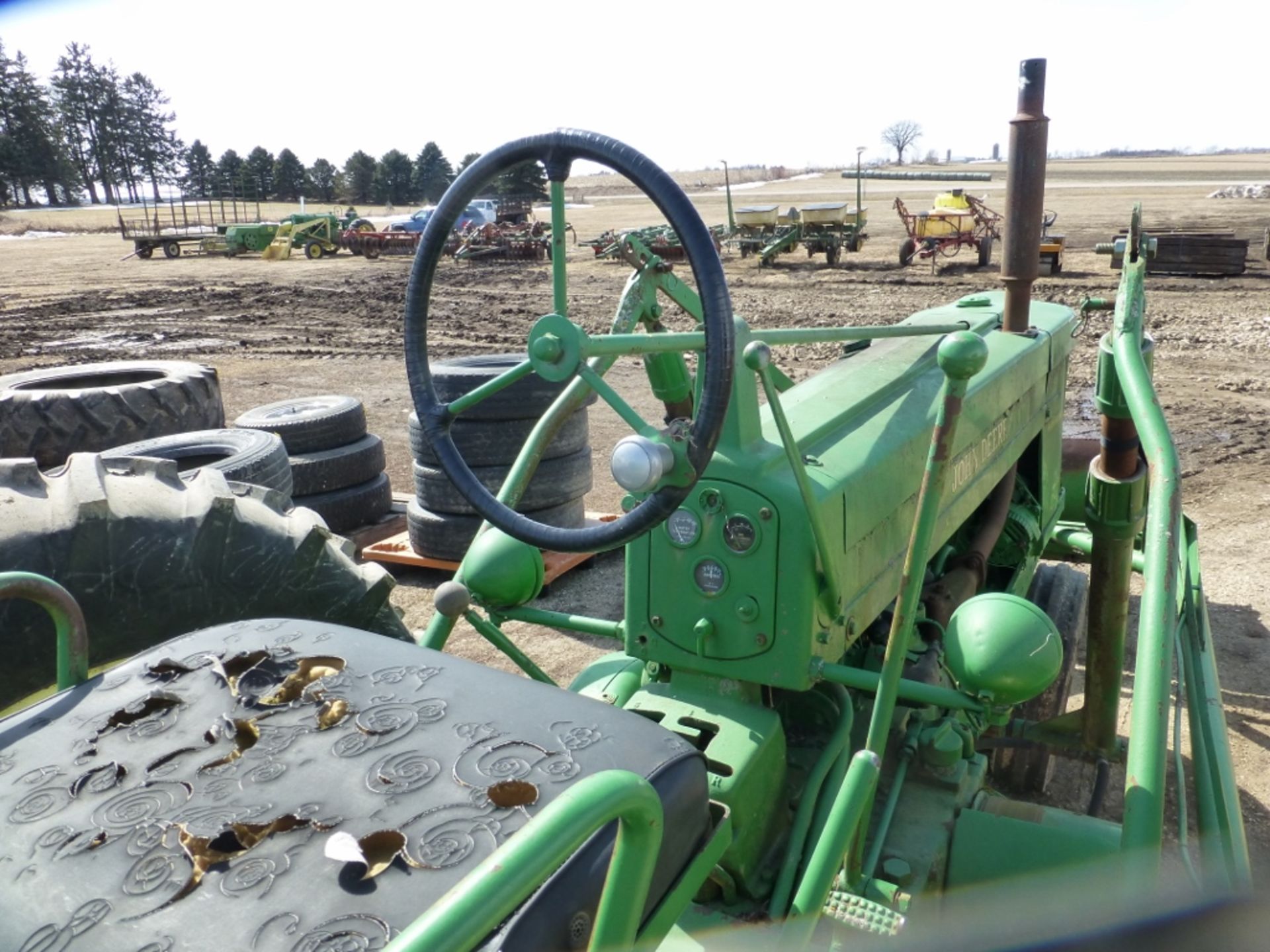 John Deere 50 tractor, NF. 3-pt. w/ loader. Engine currently stuck. - Image 9 of 9