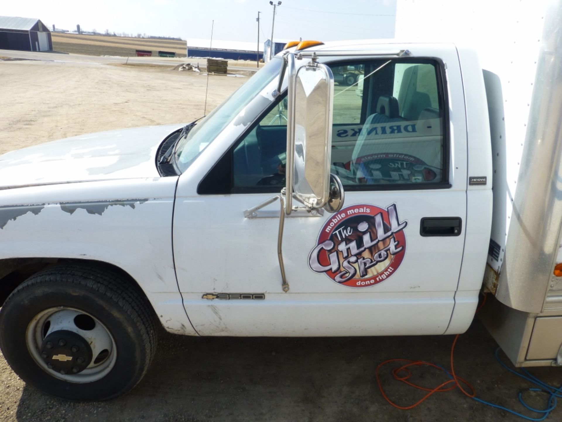 1994 Chevy 1-ton cube van, 5 spd gas engine. Used to pull '93 lunch wagon. Vin: 1GBJC34N1RE138654 - Image 11 of 19