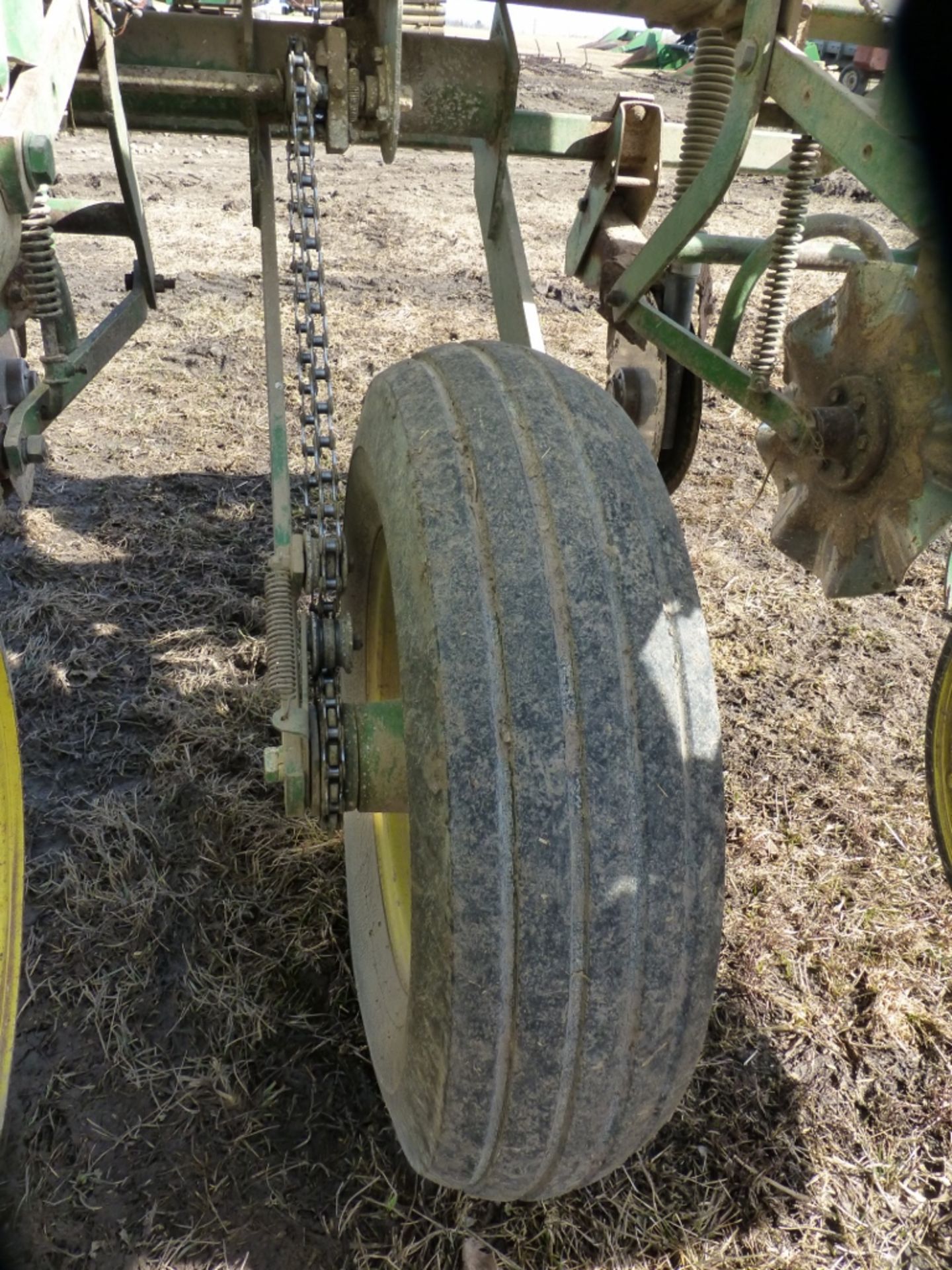 John Deere 7000 4-row planter, dry fert. No-till coulters. - Image 2 of 10