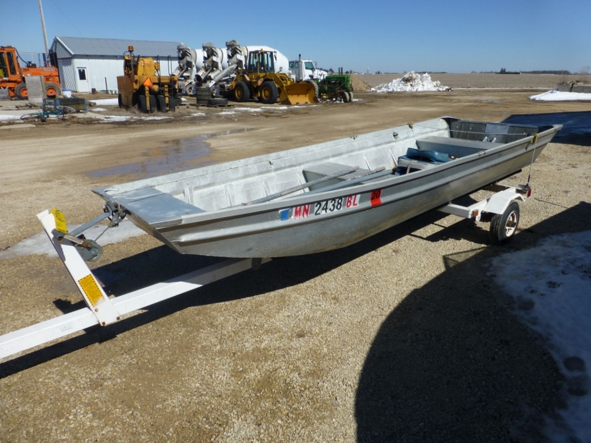 14' Alum boat, w/ trailer, paddles, seats, and has registration - Image 3 of 6