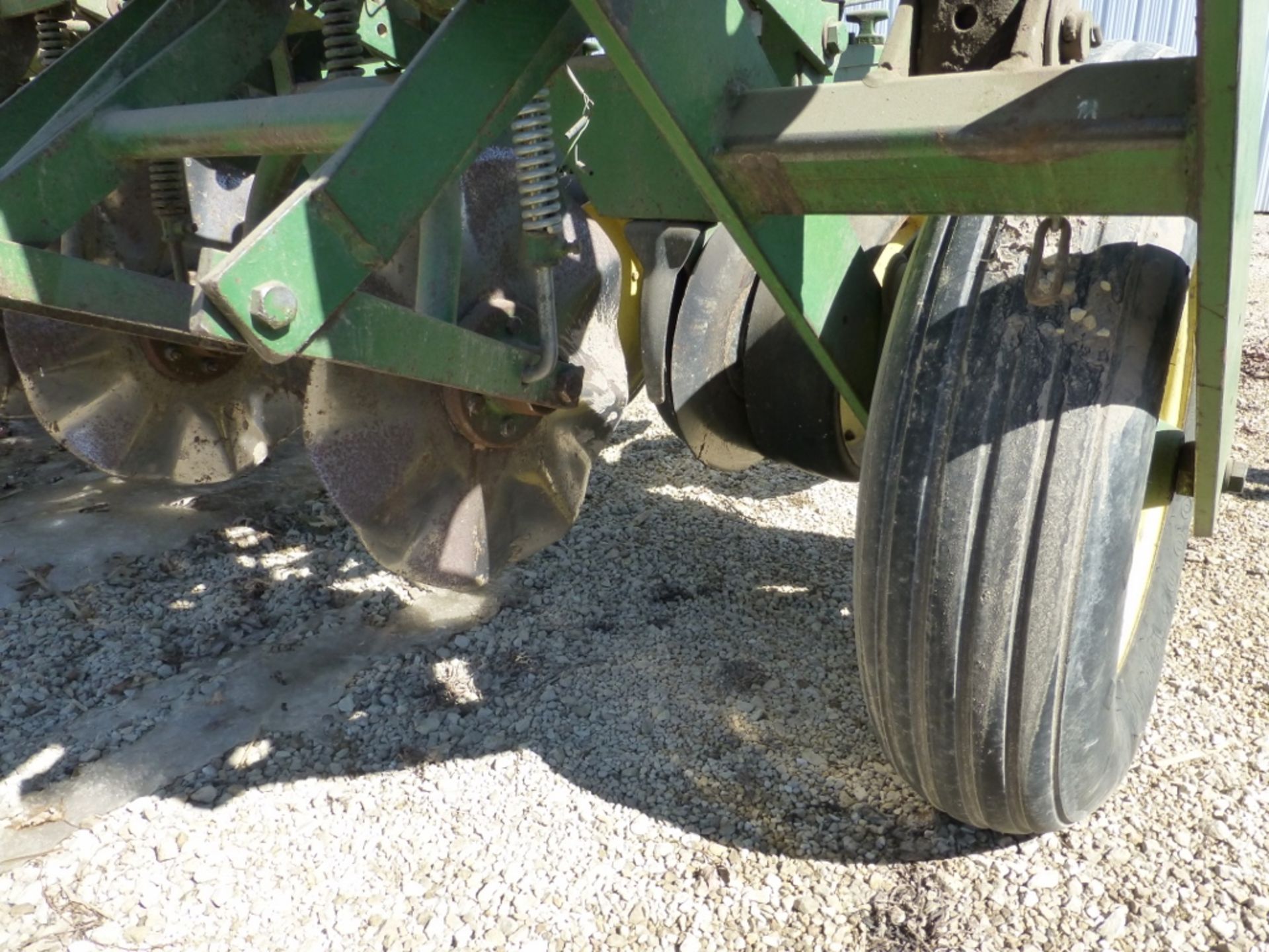 John Deere 7000 4 row planter converted to 8 row bean planter, 19" rows, no monitor - Image 3 of 7