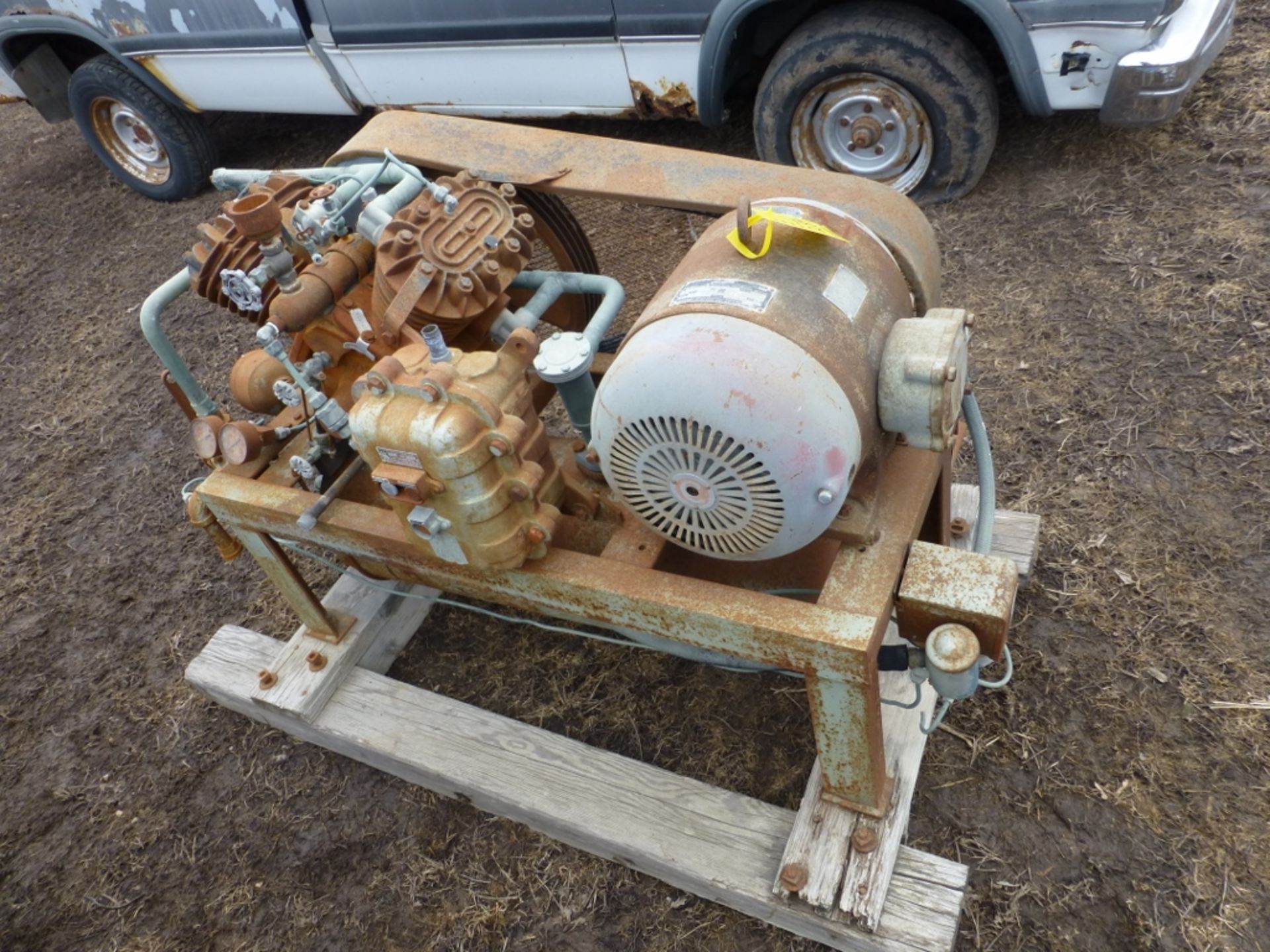 Air Compressor 5HP electric motor - Image 2 of 4