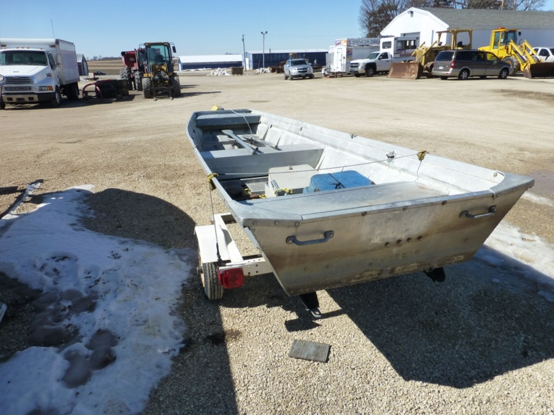 14' Alum boat, w/ trailer, paddles, seats, and has registration - Image 5 of 6