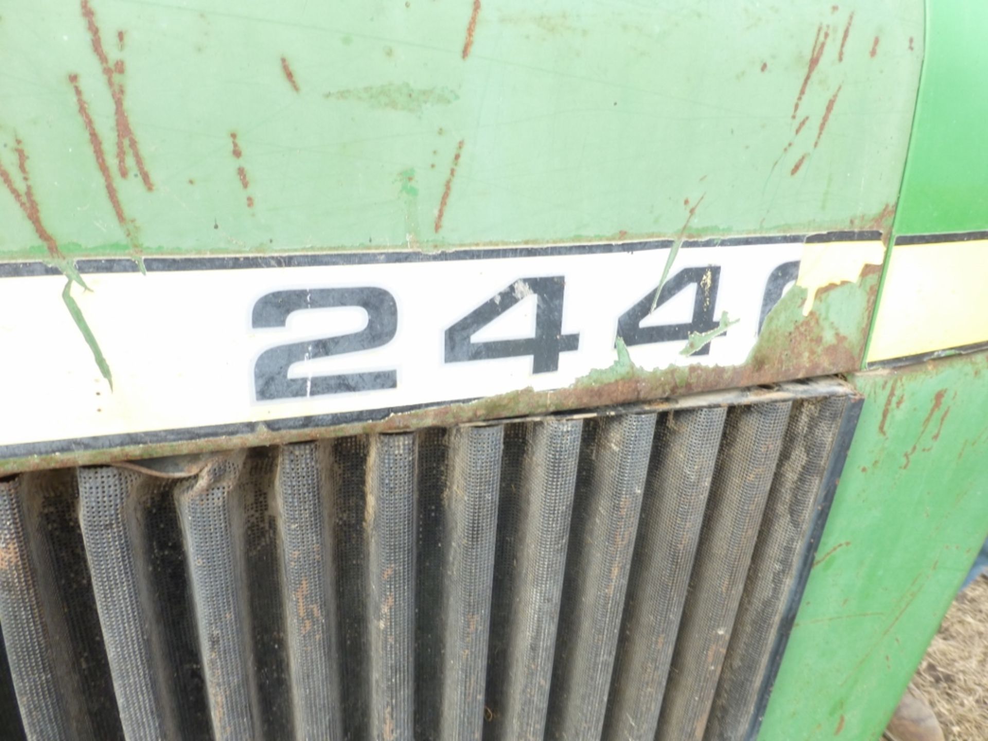 JD 2440, diesel engine, Wide front, 3pt. Se: 320453T - Image 6 of 11