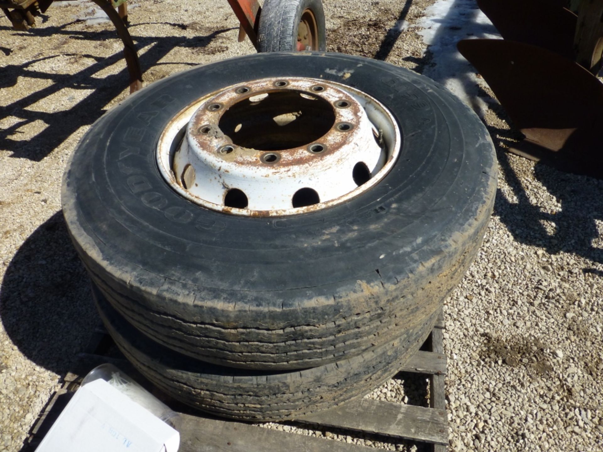 (2) 275/80 22.5 tires/rims - Image 2 of 3