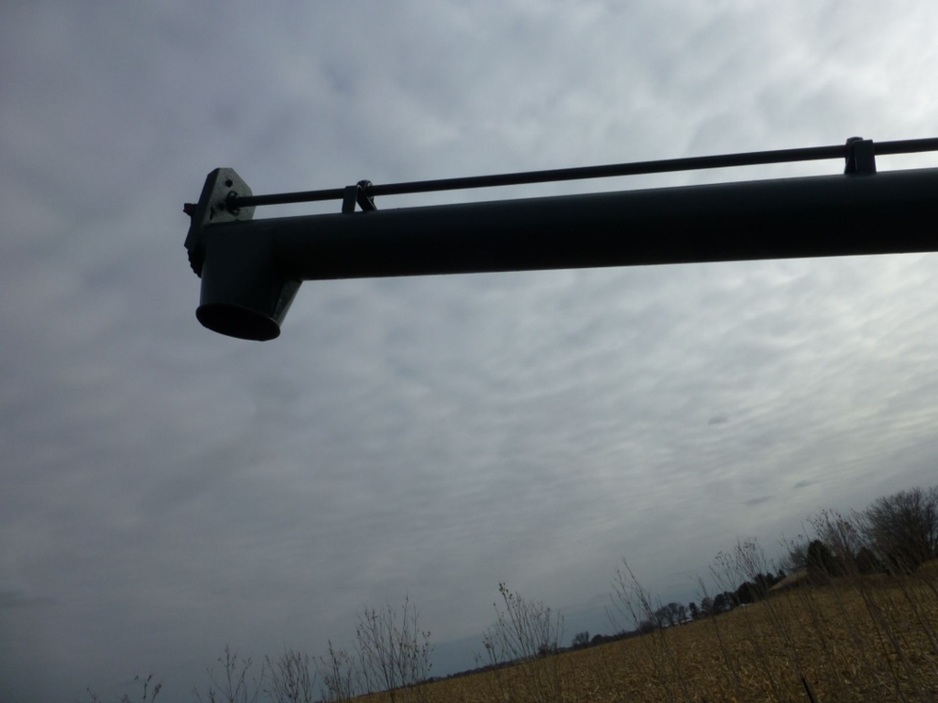 Approx. 34' grain auger, 6". Rubber flighting, electric motor, w/ heavy cord and hopper - Image 4 of 5