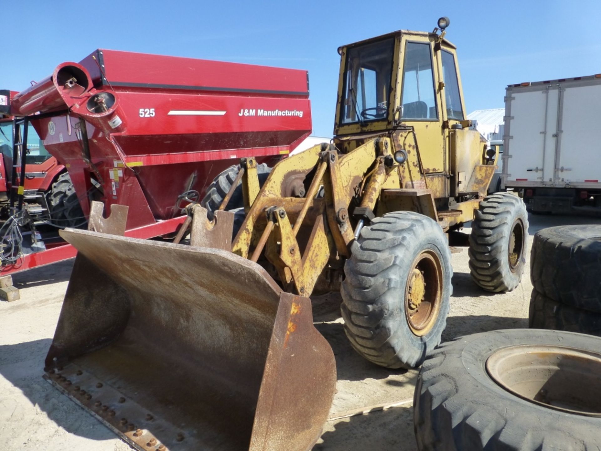 Cat 930 Wheel loader, runs and moves. Rear left hub has a leak. Se:41K5689 - Image 10 of 20