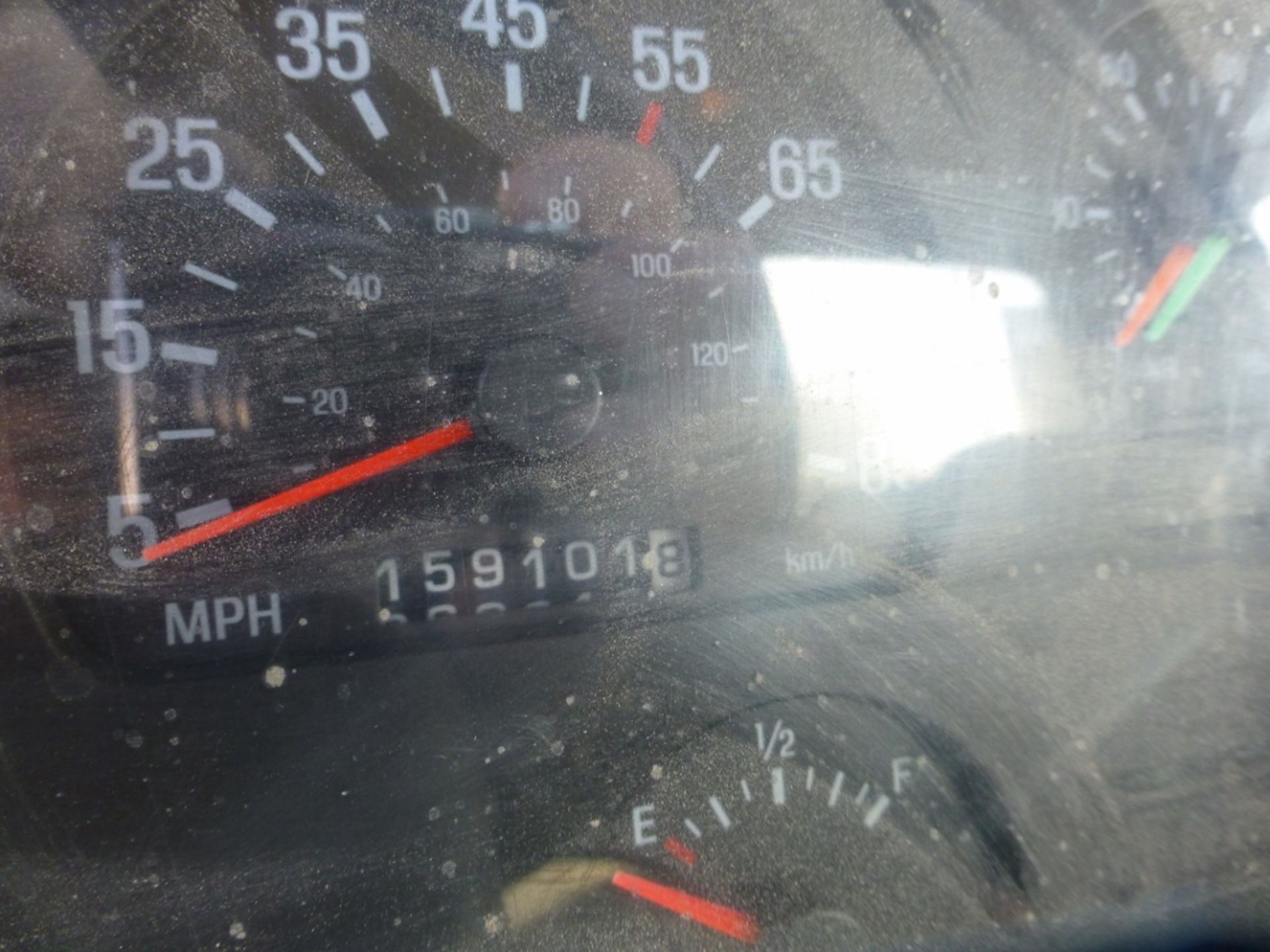 1997 Ford Louisville. 159,101 unverified miles. Diesel, 9spd, 3400 gal. LP tank. Vin: - Image 13 of 25