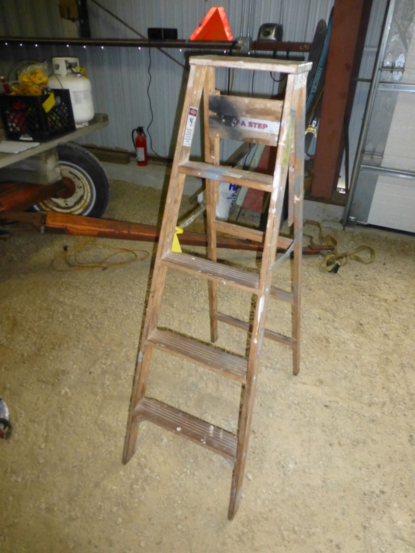 5' wood step ladder