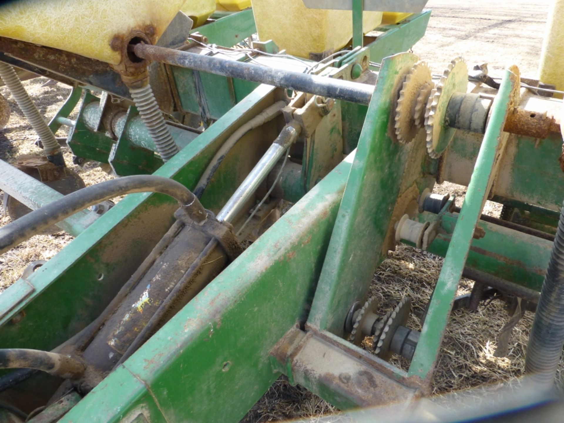 John Deere 7000 4-row planter, dry fert. No-till coulters. - Image 10 of 10