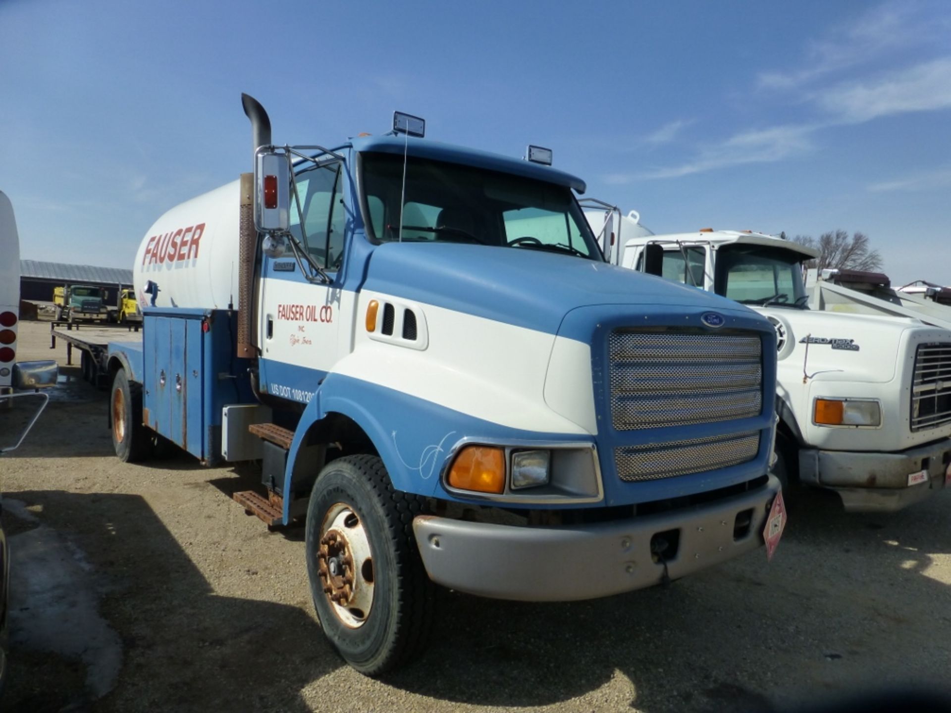 1997 Ford Louisville. 159,101 unverified miles. Diesel, 9spd, 3400 gal. LP tank. Vin: