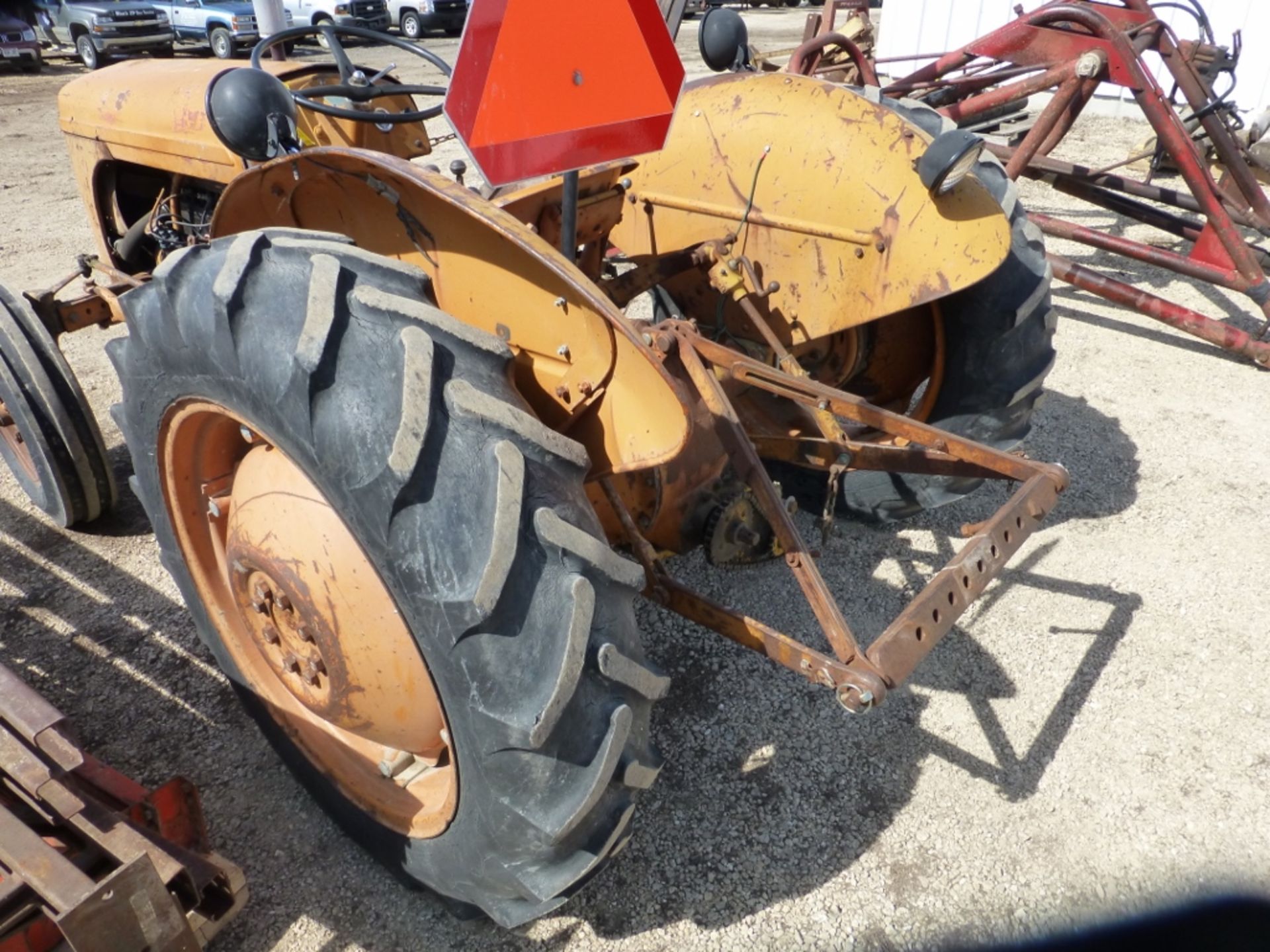 Ferguson Utility tractor, 1950 model. 4cyl. Gas engine, w/ 5' sickle mower. Se: T055122 - Image 8 of 11