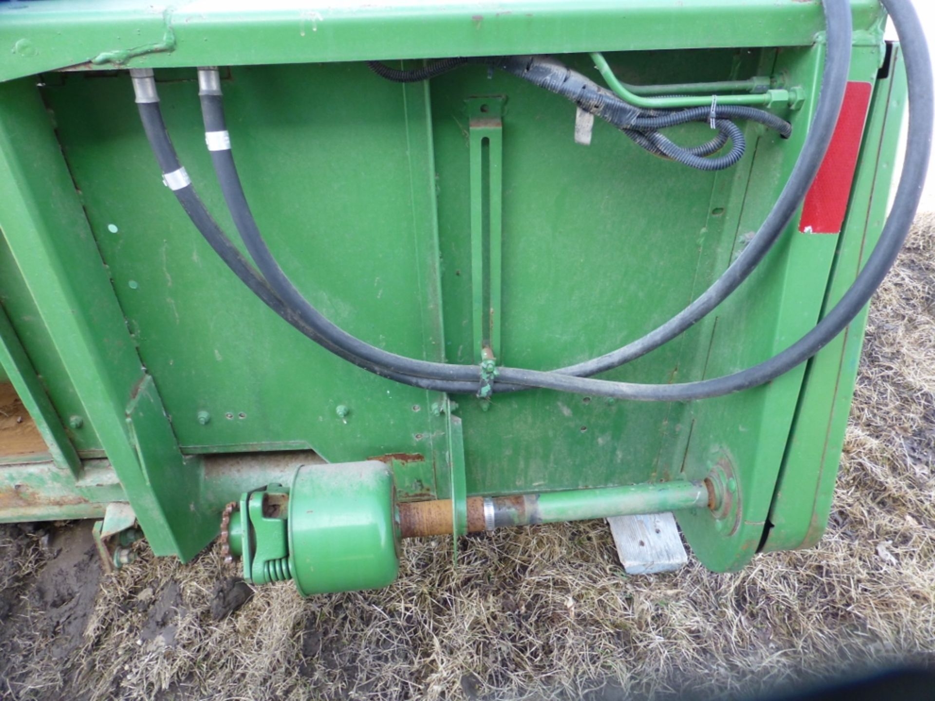 John Deere 213 bean head w/ black reel - Image 3 of 8