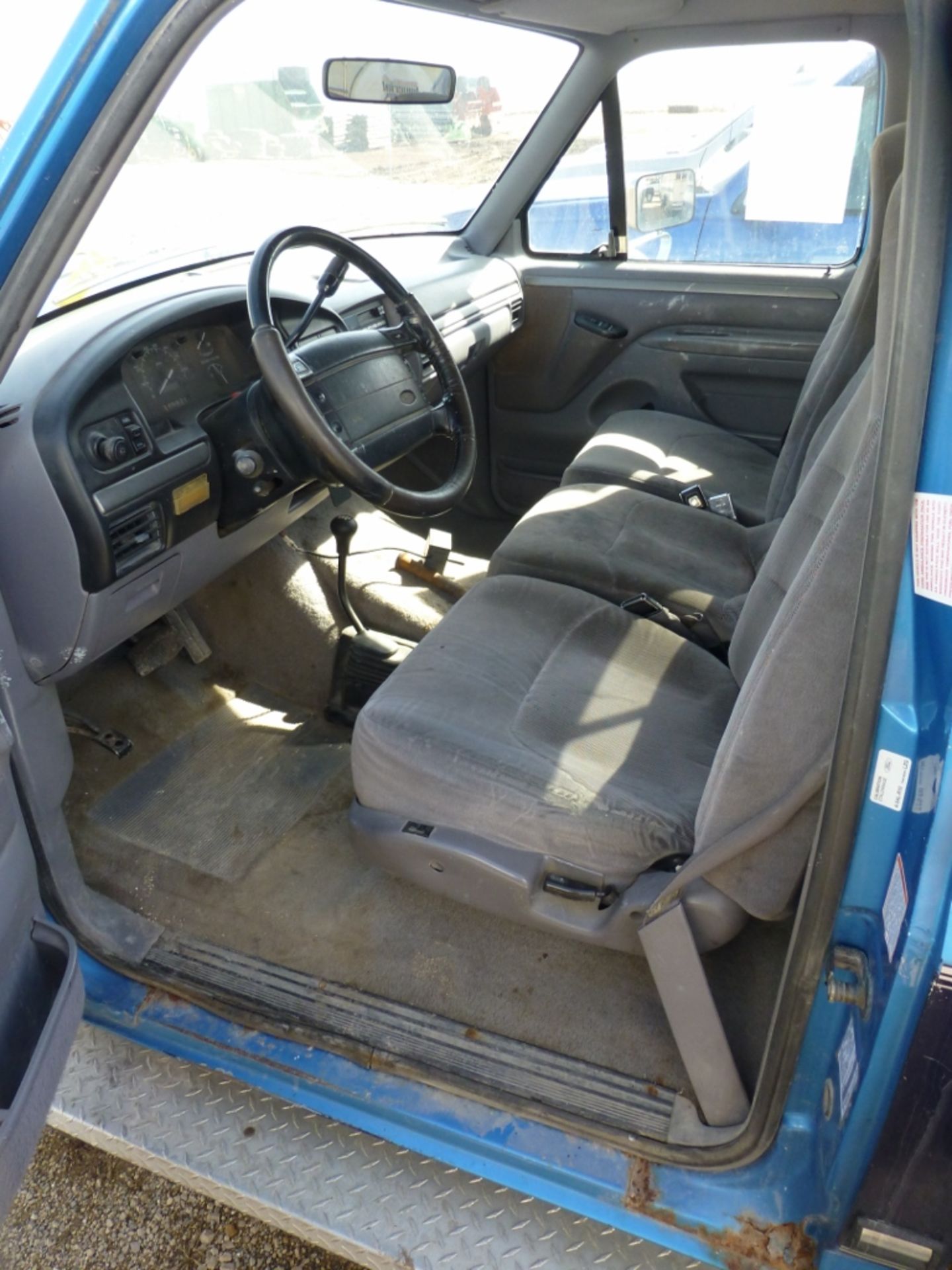 1994 Ford F-150 XLT, reg. cab, 4x4 w/ snowplow. 178,564 unverified miles. Vin: 1FTEF14N7RLB41031 - Image 3 of 18