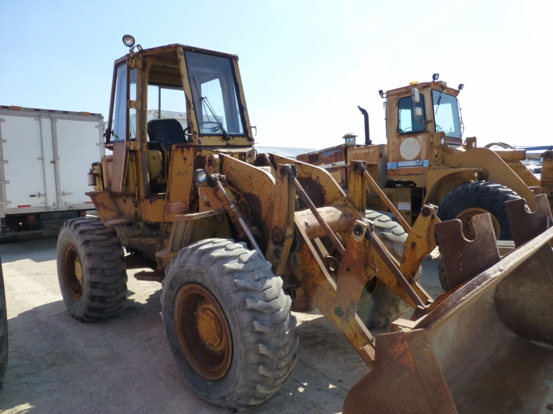 Cat 930 Wheel loader, runs and moves. Rear left hub has a leak. Se:41K5689 - Image 12 of 20