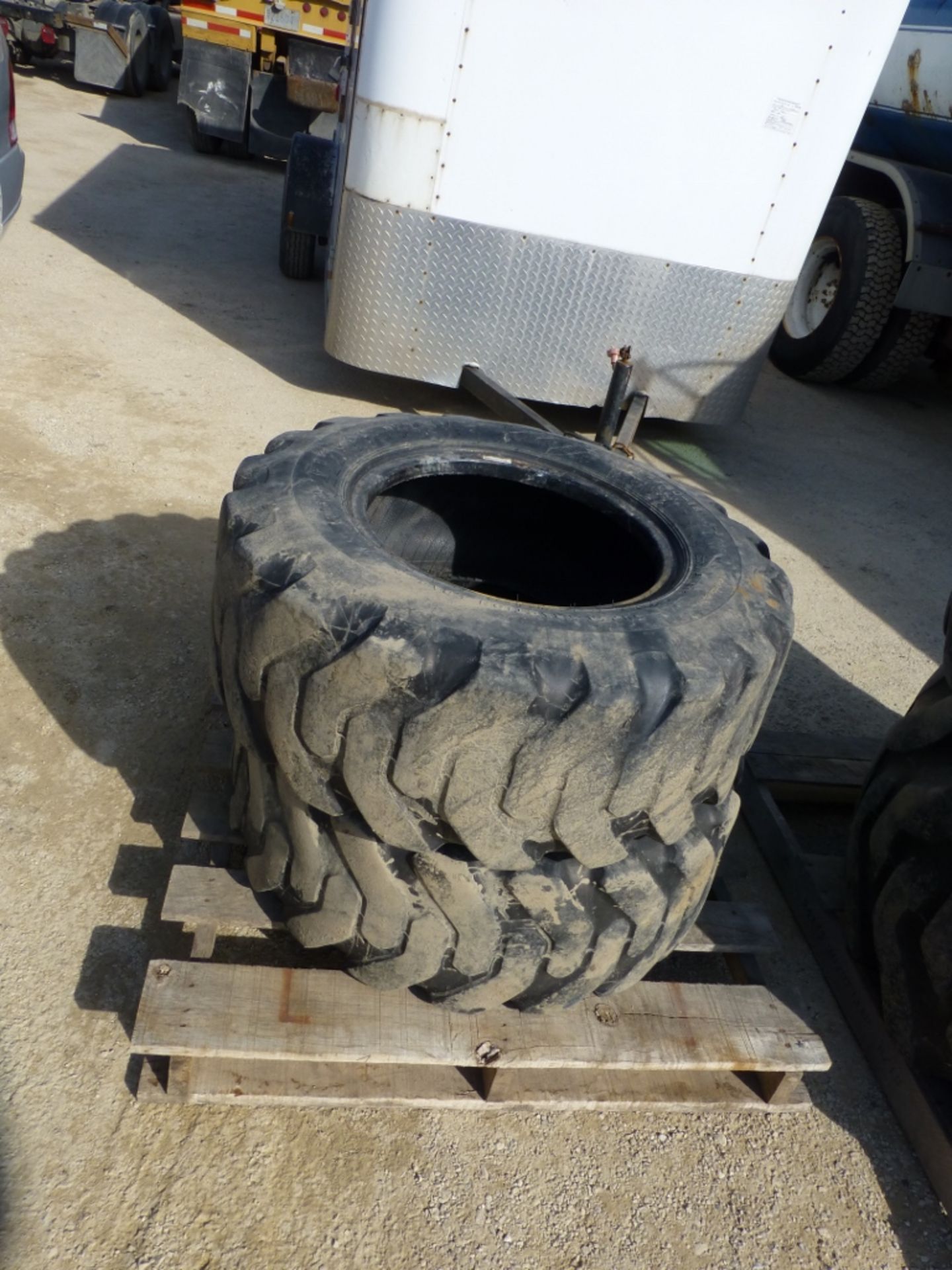 (2) 12.5/80-18 tires