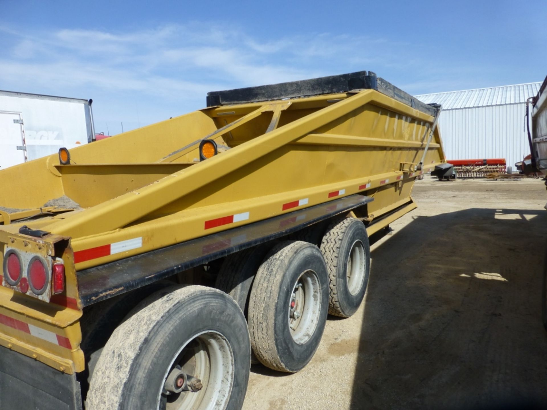 1990 Load King Model 1827 Tri-axle 38' Belly Dump. - Image 18 of 22