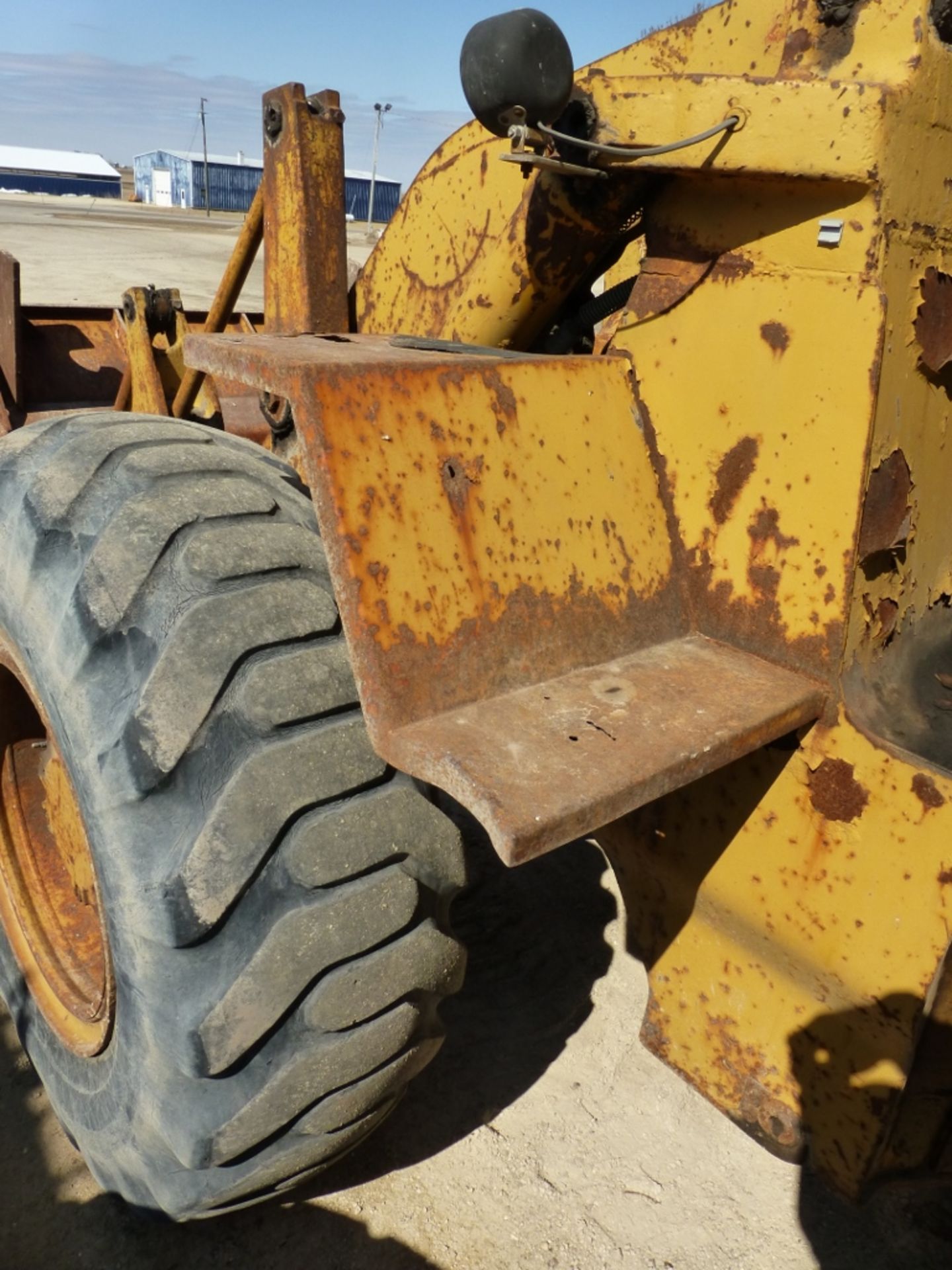 Cat 930 Wheel loader, runs and moves. Rear left hub has a leak. Se:41K5689 - Image 6 of 20