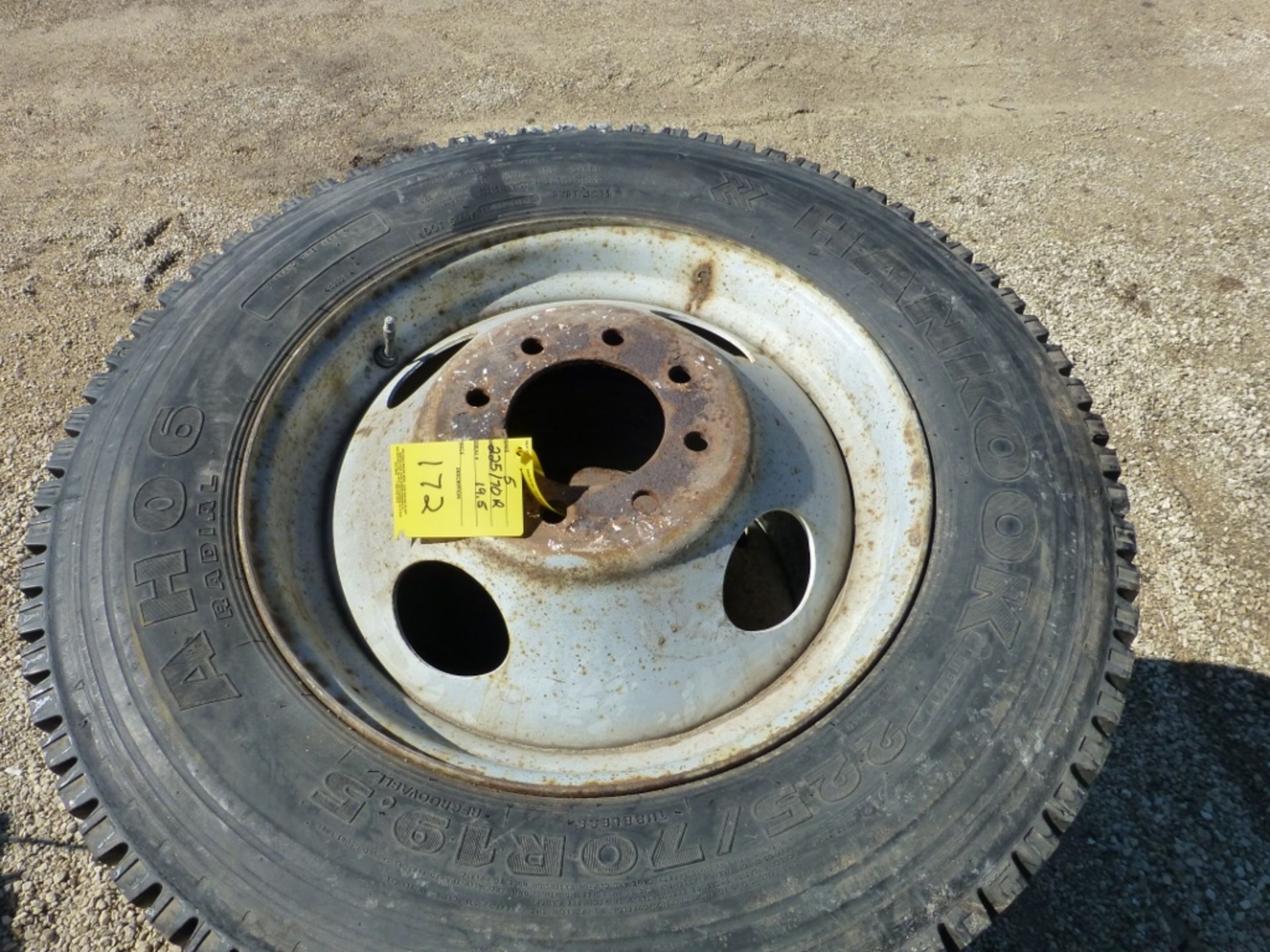 (5) 225/70R 19.5 tires/rims - Image 3 of 5