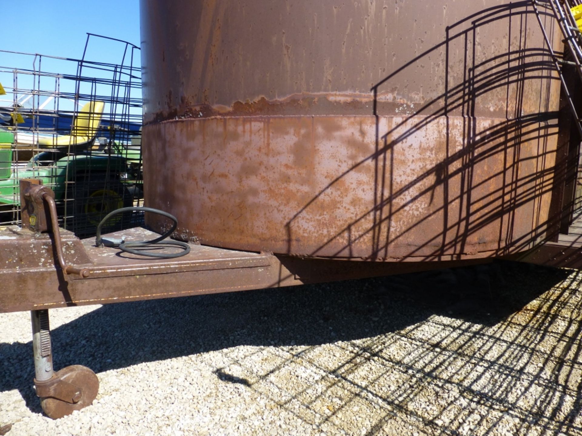 Livestock trailer, approx 14', No title. Needs axle repair - Image 4 of 6