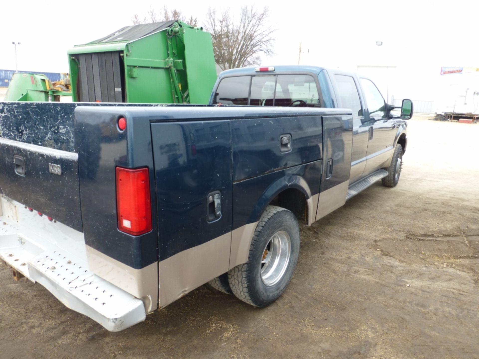 1999 Ford F350 Lariat Crew Cab, 4x4, 7.3 Diesel engine, 208,897 unverified miles, w/ utility bed. - Image 14 of 22