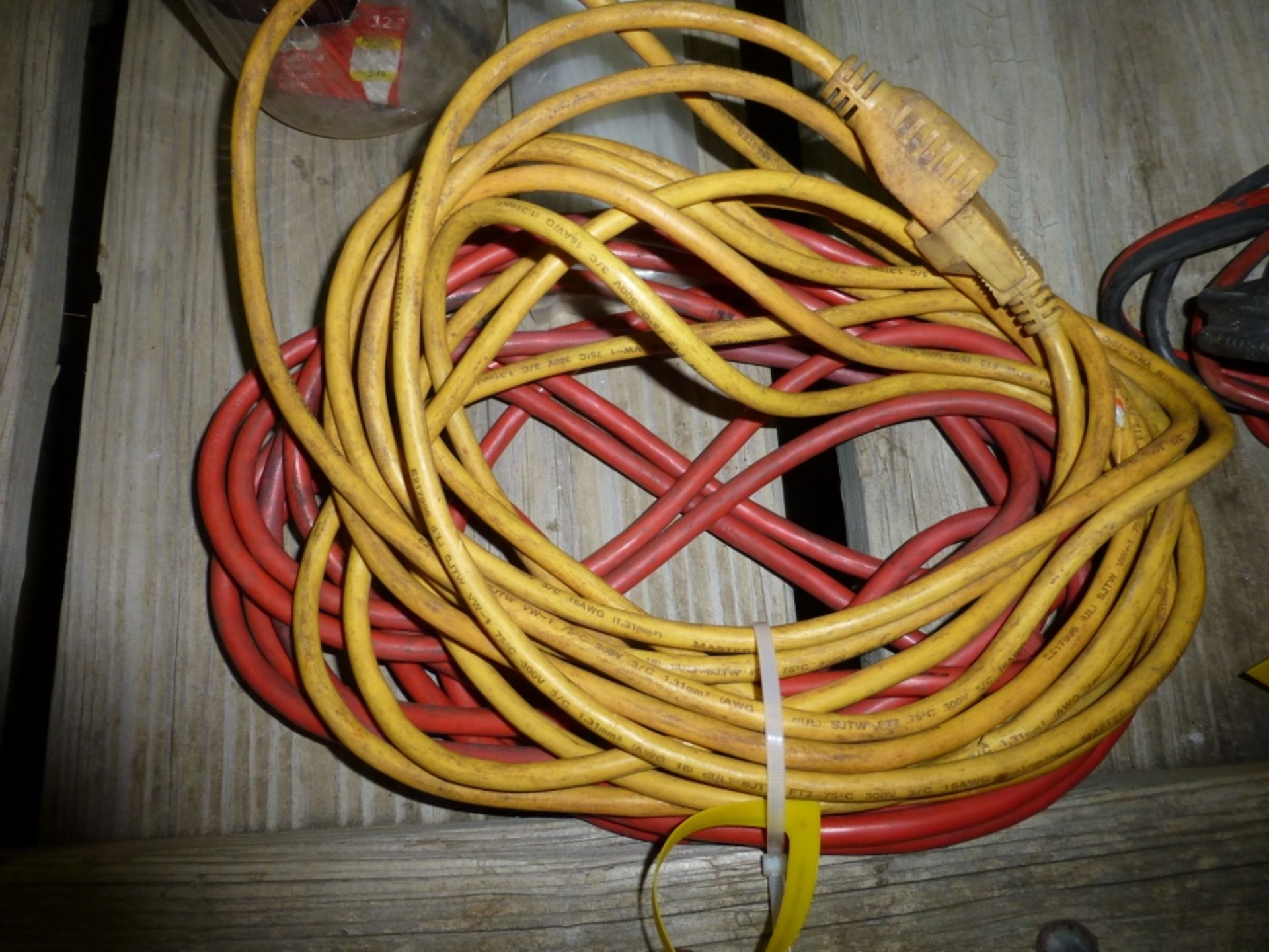 (2) ext cords