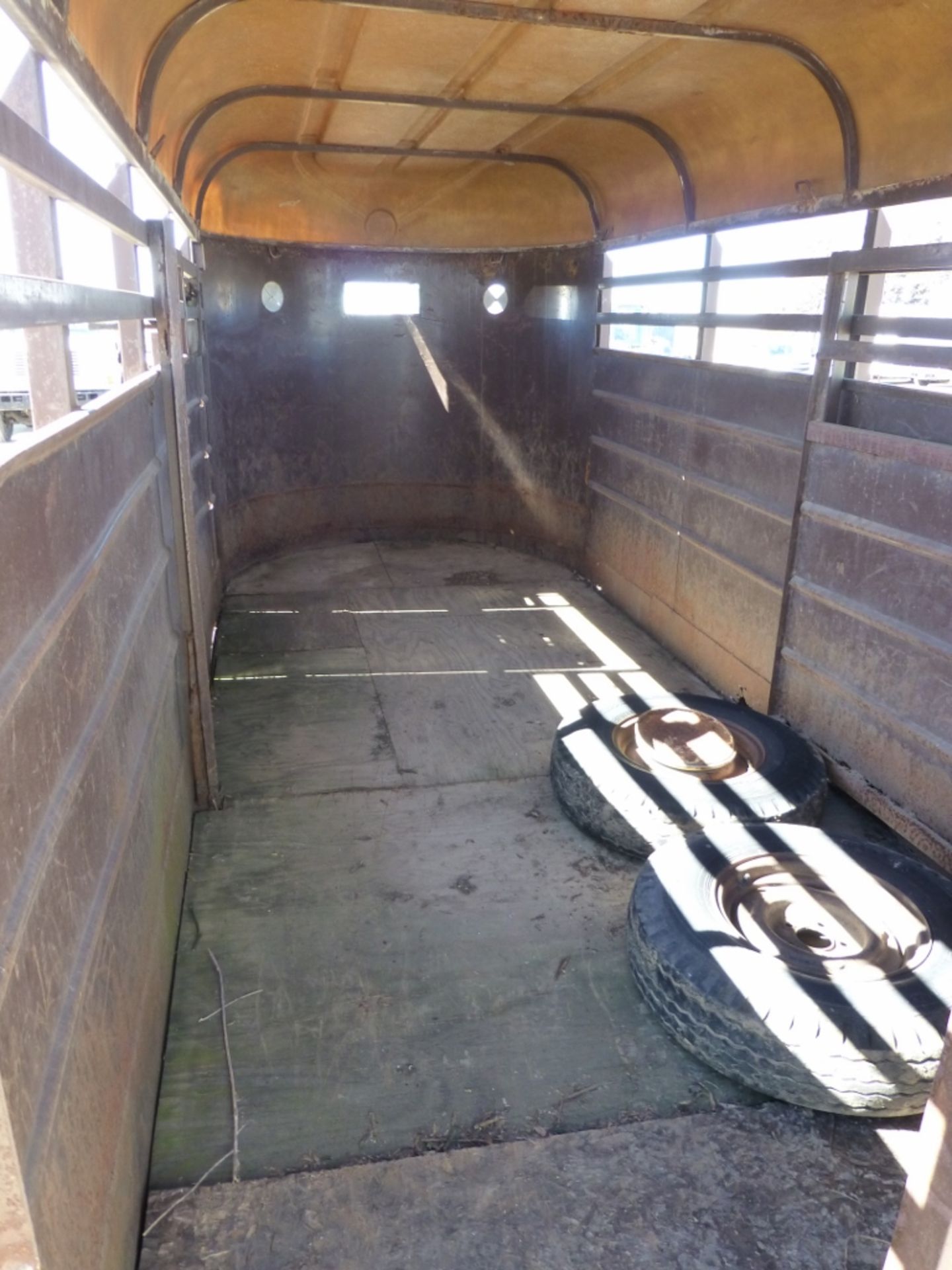 Livestock trailer, approx 14', No title. Needs axle repair - Image 2 of 6