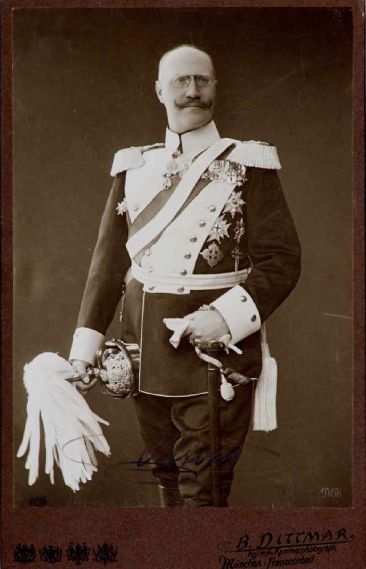 Alfons von Bayern, königlicher Prinz (1862-1933). Photographie mite. U. Dat. 1912. 18,5 x 13 cm. (