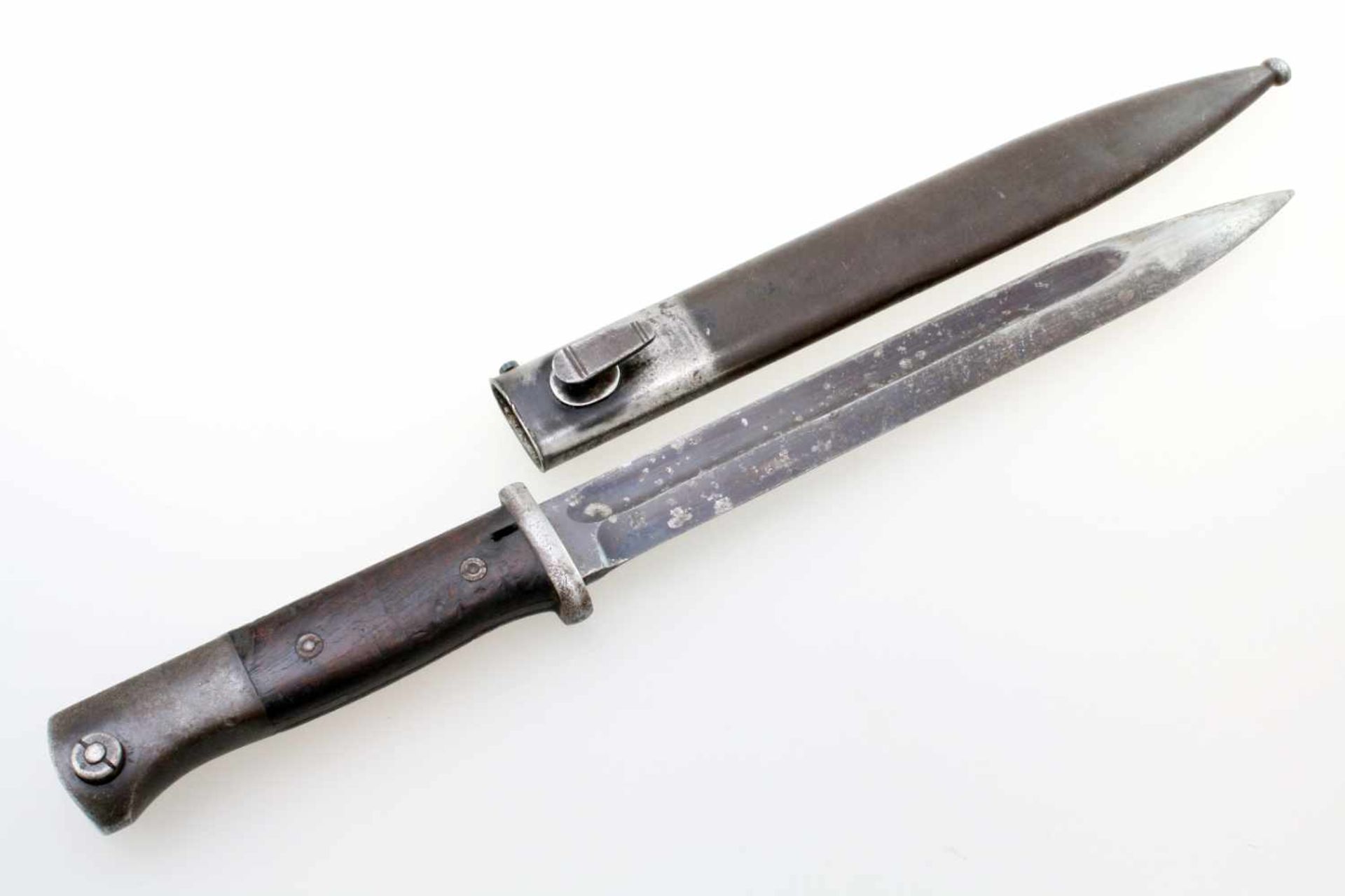 3. Reich - Seitengewehr M1884/98 3. Modell Gekehlte Rückenklinge, geschraubte Holzgriffschalen,