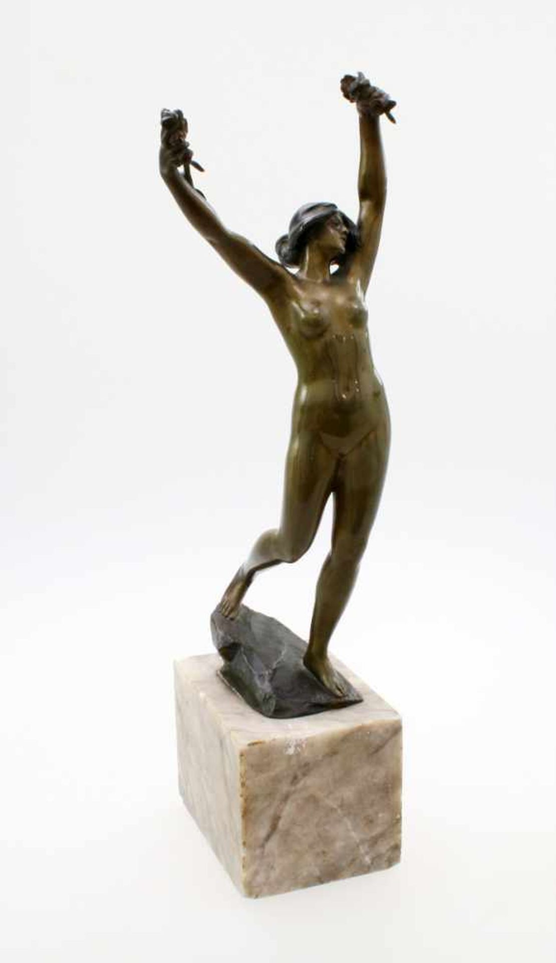 "Weiblicher Akt" - Victor H. Seifert (1870-1953) Bronzefigur auf rechteckigem Marmorsockel, Figur