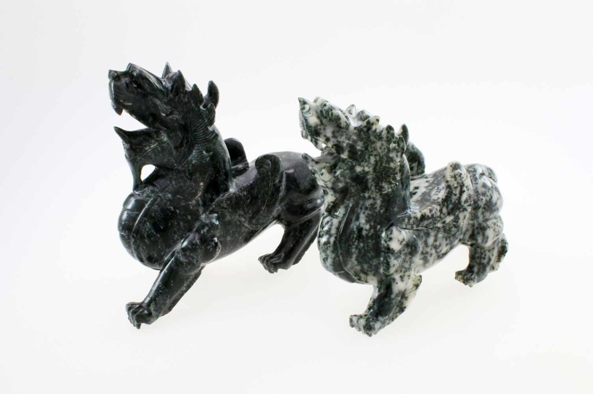 China - 2 Tempelwächter "Fu Hunde" Marmor, vollplastisch detailliert in der Ausführung, poliertes - Image 2 of 5