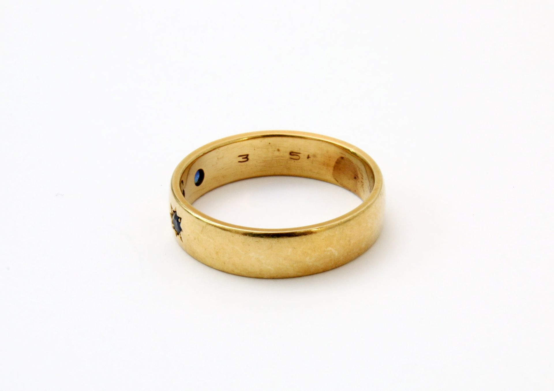 Gelbgold Ring mit Brillant und Topasen GG 585, besetzt mit einem Brillant und 2 tiefblauen Topasen - Image 3 of 4