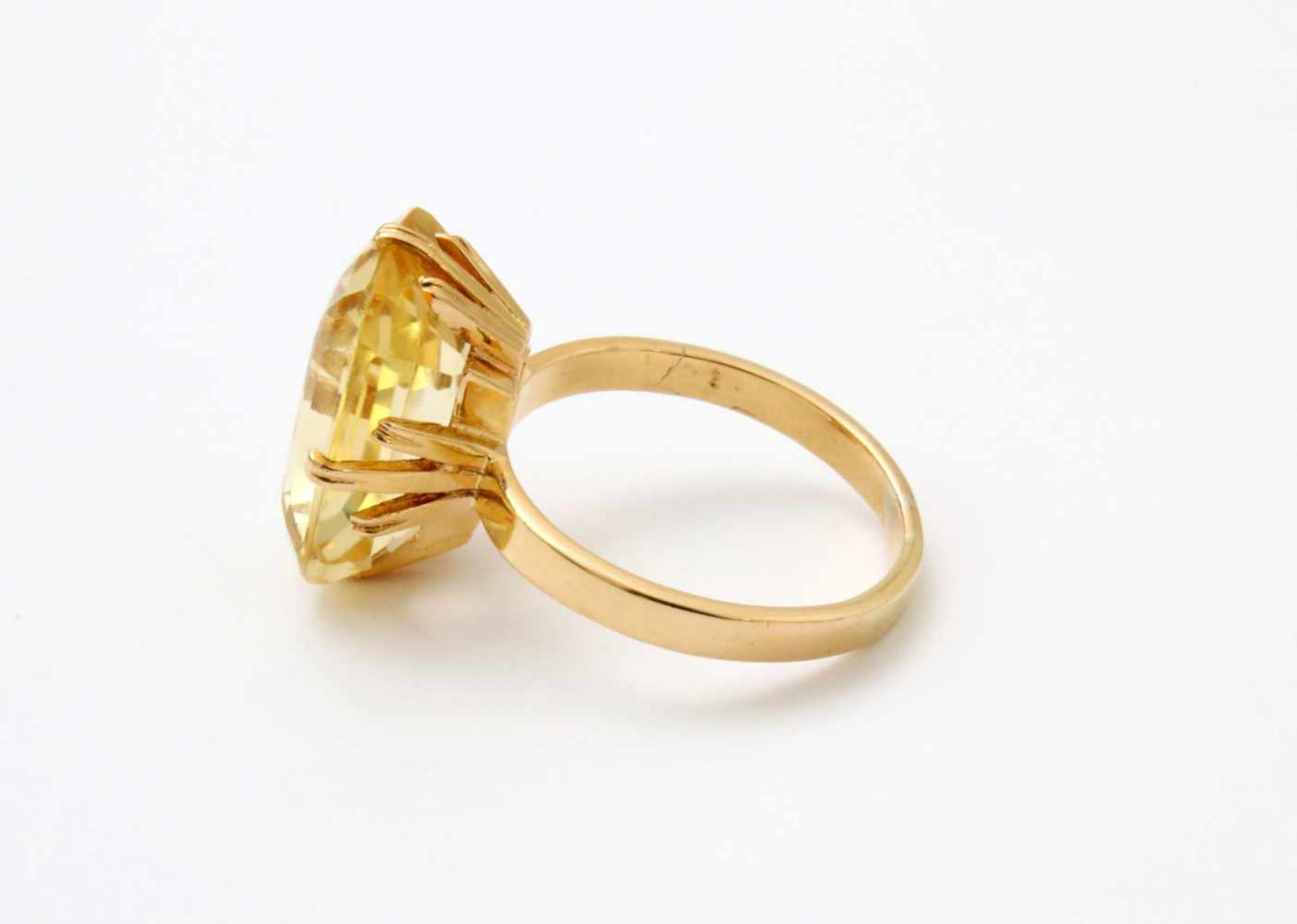 Gelbgold Ring mit Citrin GG 750, besetzt mit großem Citrin (15 x 12,5 mm). Ringgröße 55. Gewicht: - Image 3 of 4