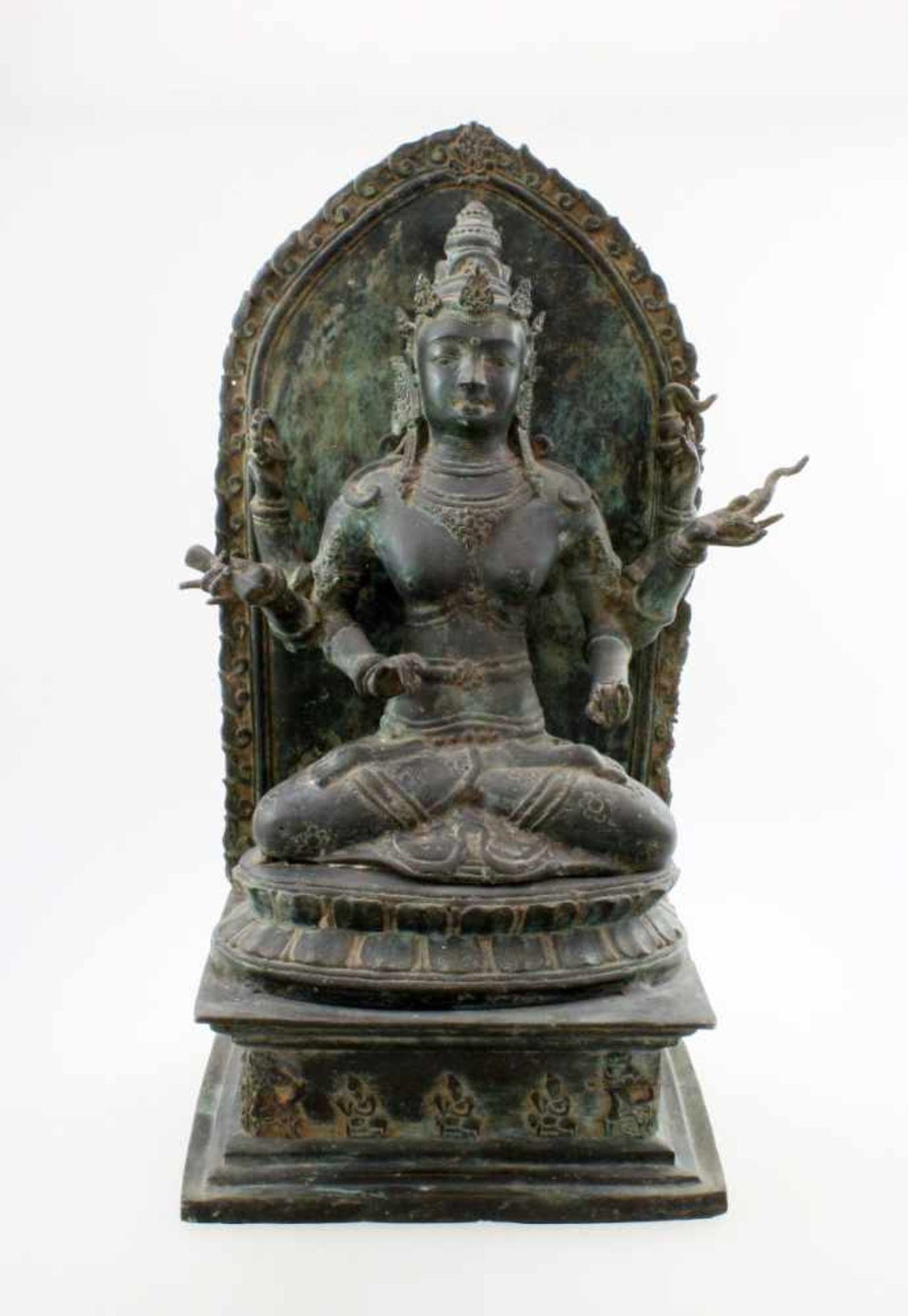 Tibet / Nepal - Bronzeskulptur "Guanyin / Avalokiteshvara" 19. Jahrhundert Gegossen in der