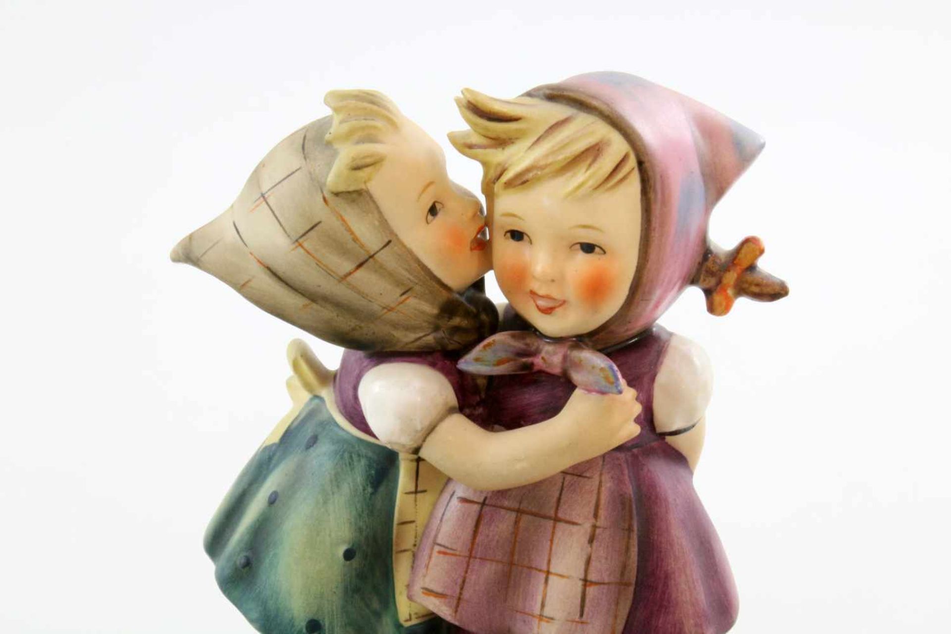 Hummelfiguren "Gute Freunde" und "Das Geheimnis" "Gute Freunde" gemarkt 1947, Nr. 136/1. Höhe: 13 - Bild 3 aus 6