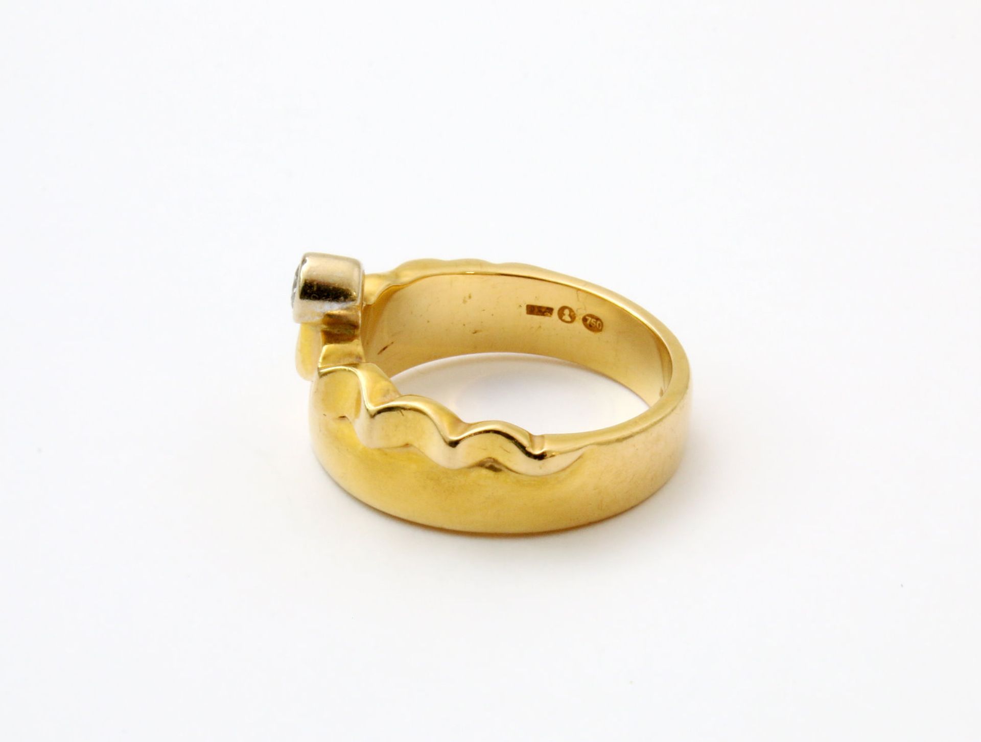 Gelbgold Brillantring GG 750, besetzt mit einem Brillanten ca. 0,10 ct. Ringgröße 52. Gewicht: 8,5 - Image 3 of 4