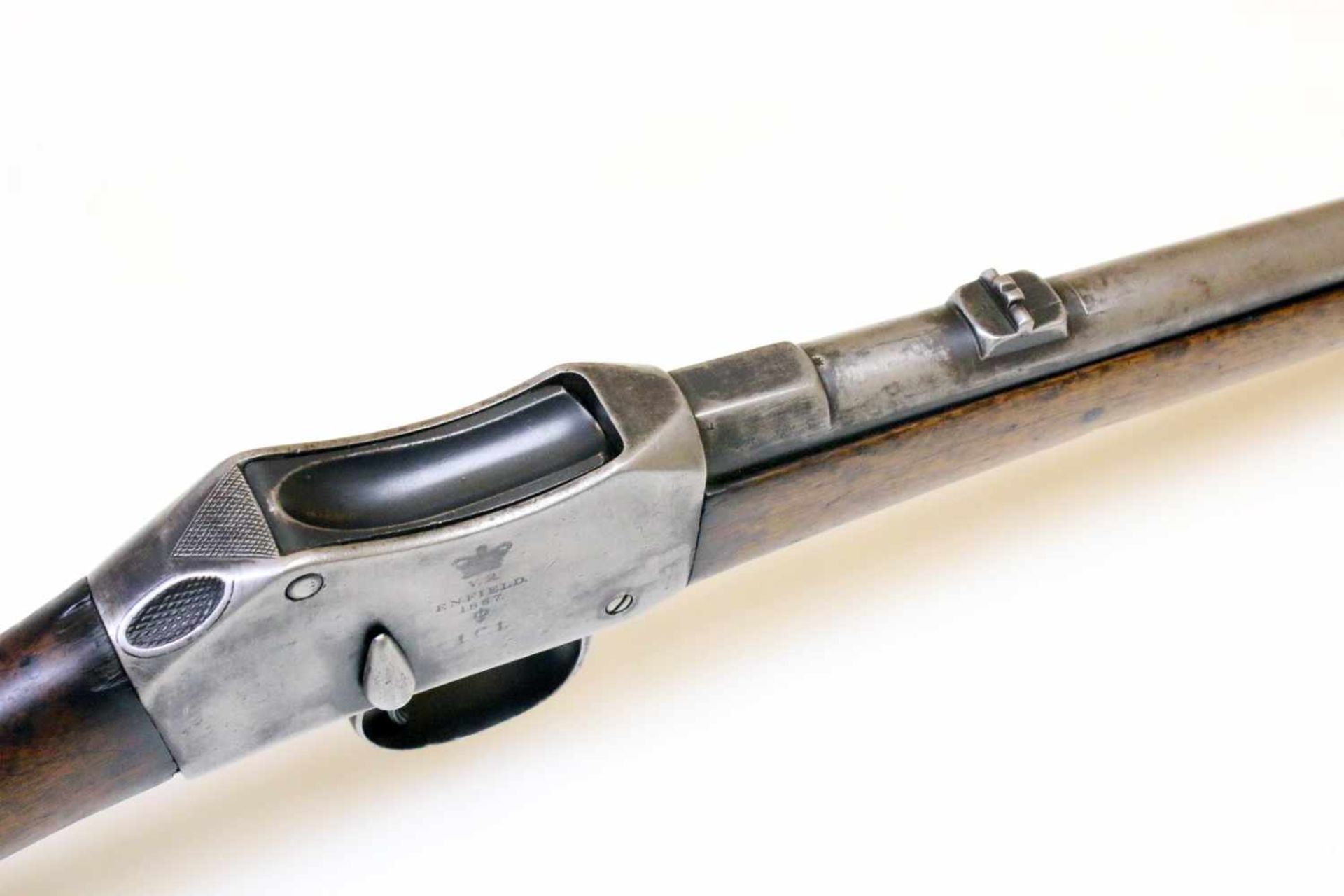 Karabiner Martini-Henry 1887 Glatter Lauf im Cal. .450, partiell narbig, Standvisier. Laufansatz - Bild 3 aus 11